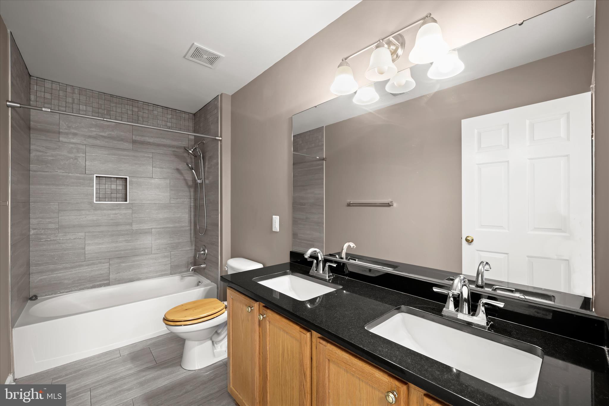 HAMPTON - Residential