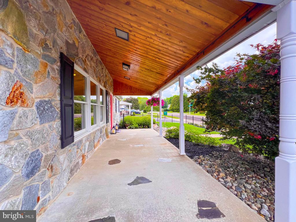 64 LONG LOOP ROAD