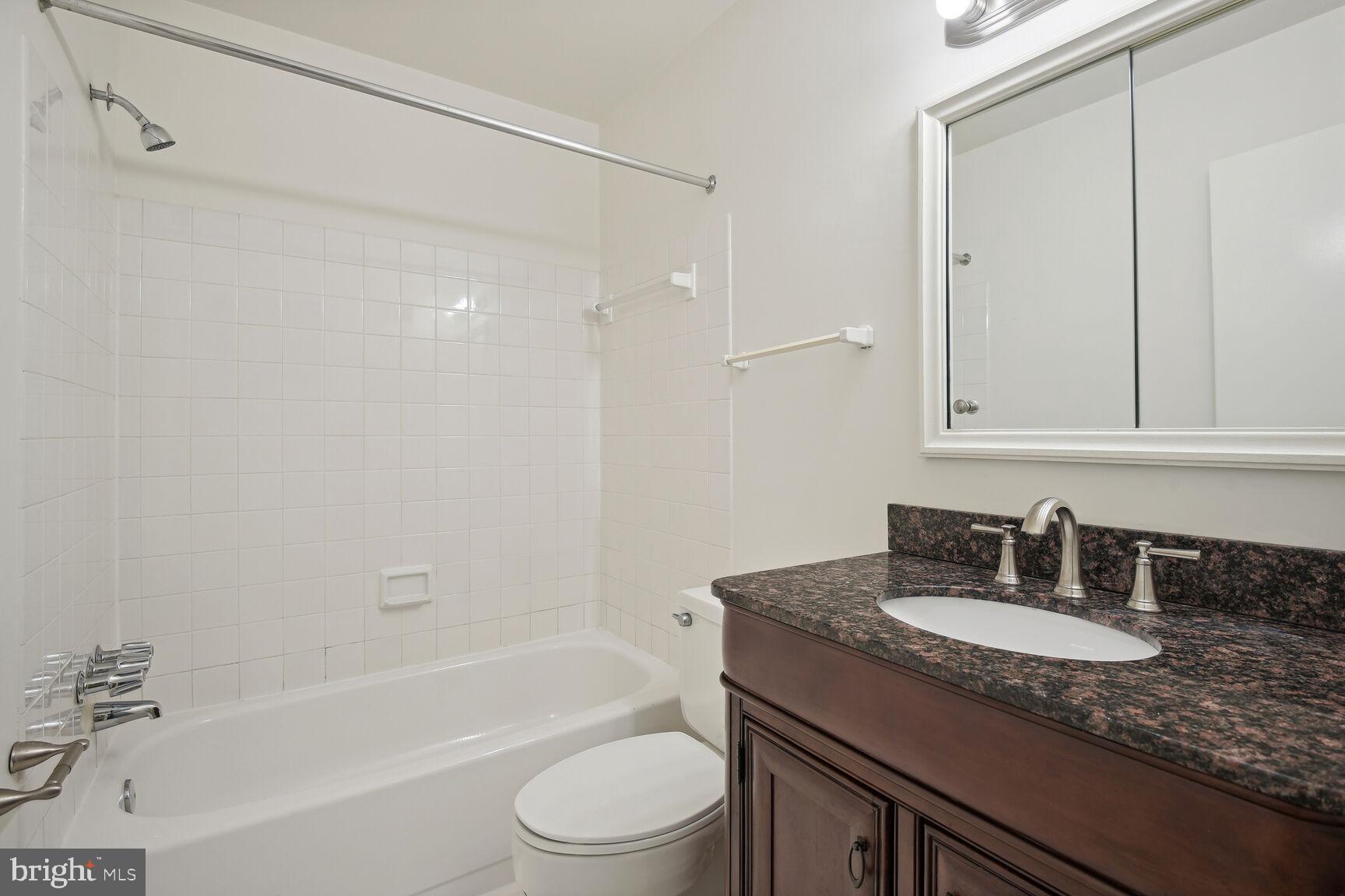 WESTLAKE TERRACE - Residential Lease