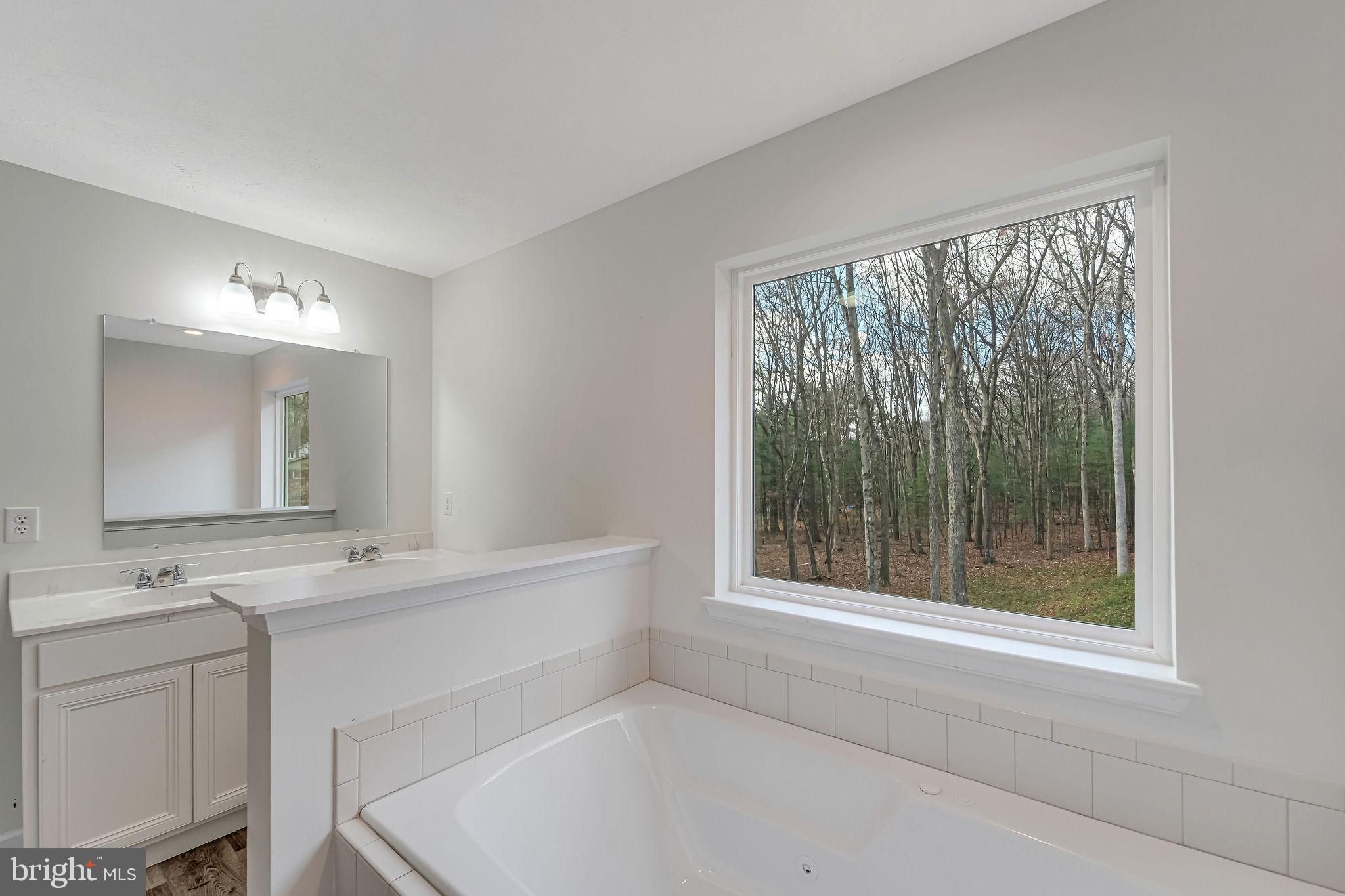 MONROE LAKES - Residential