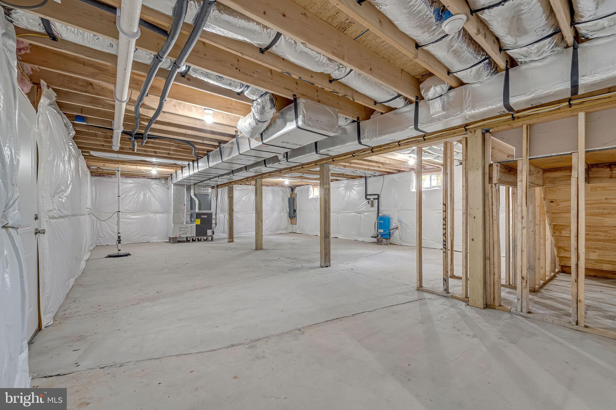 MONROE LAKES - Residential