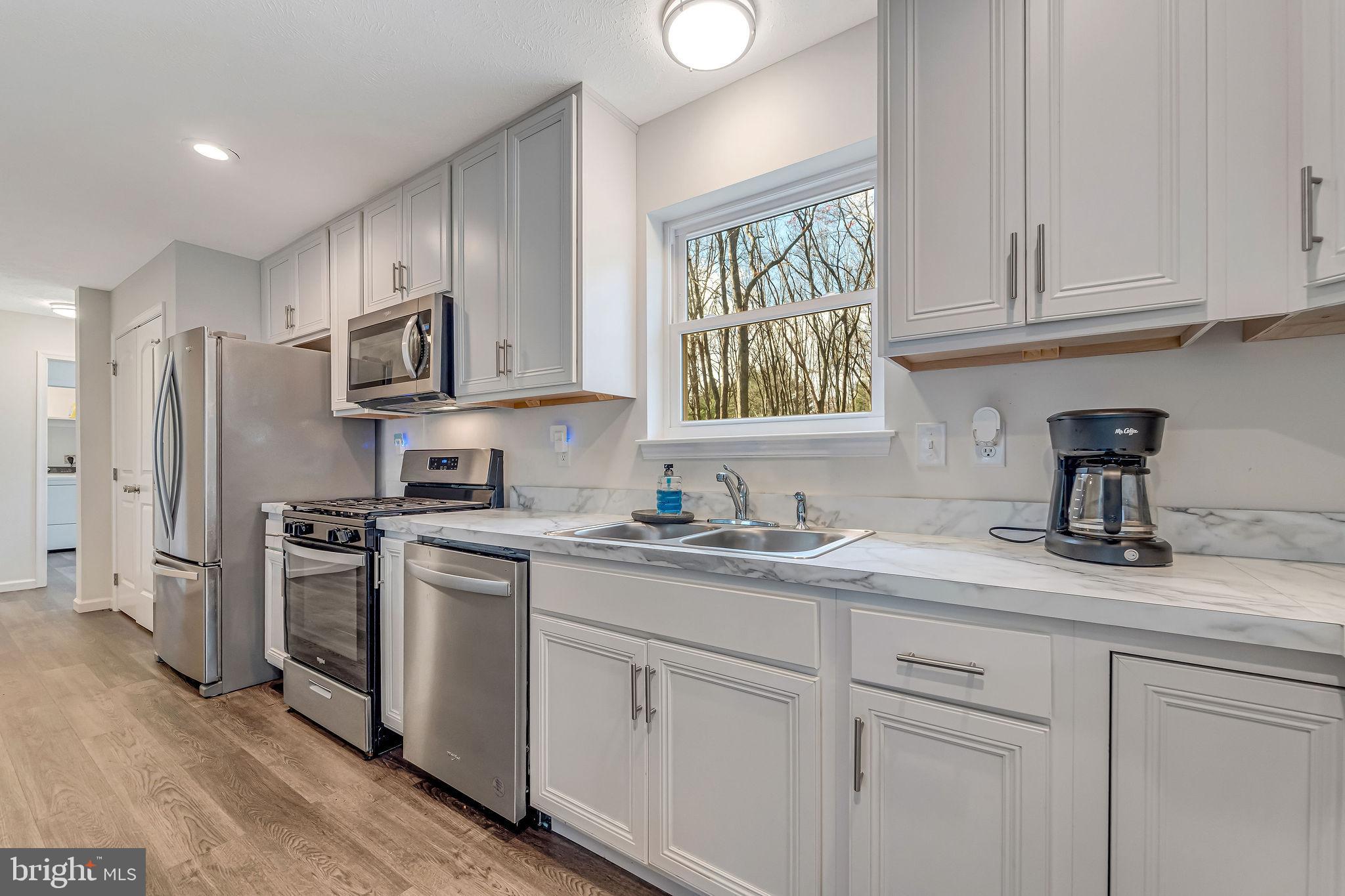 MONROE LAKES - Residential