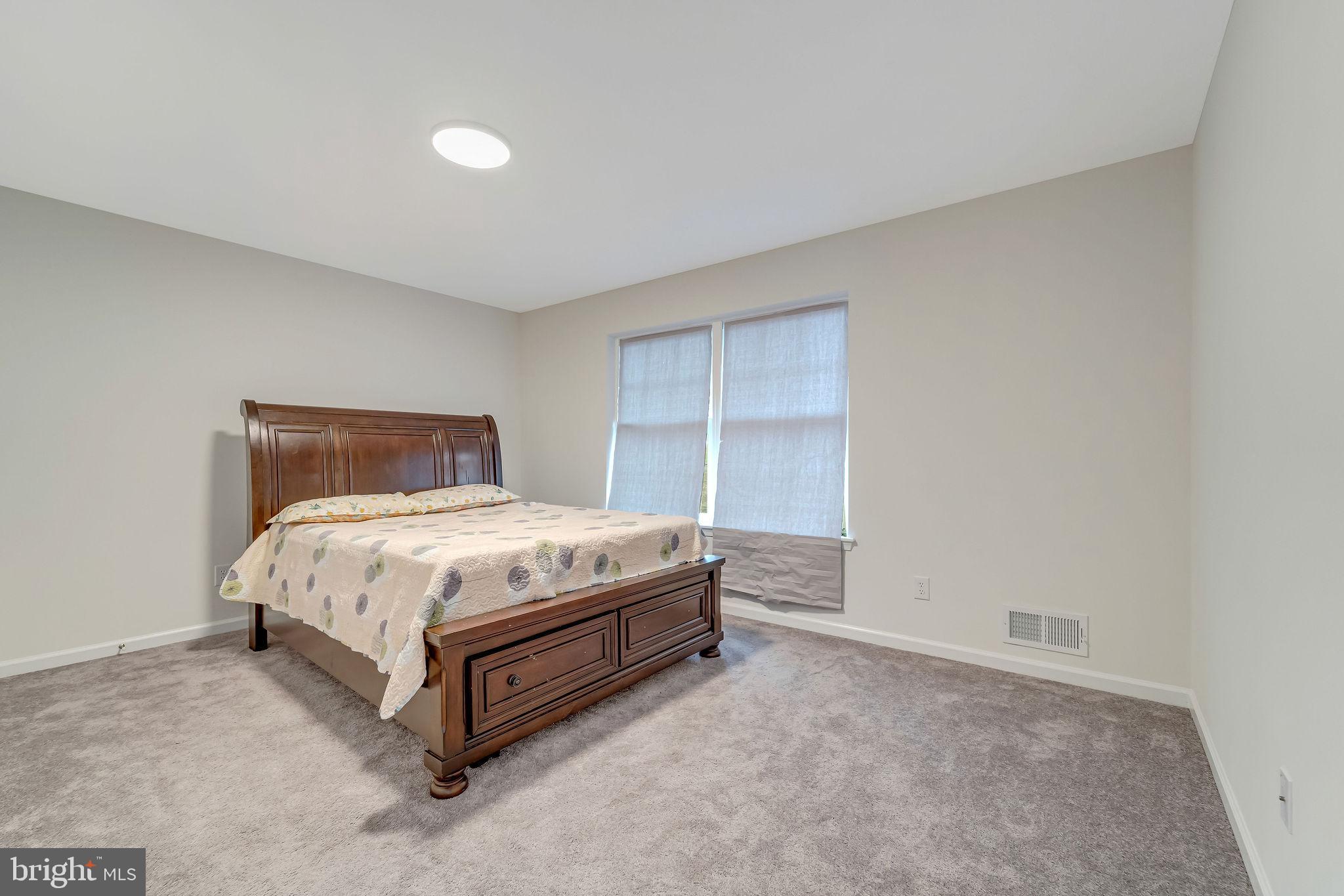 MONROE LAKES - Residential