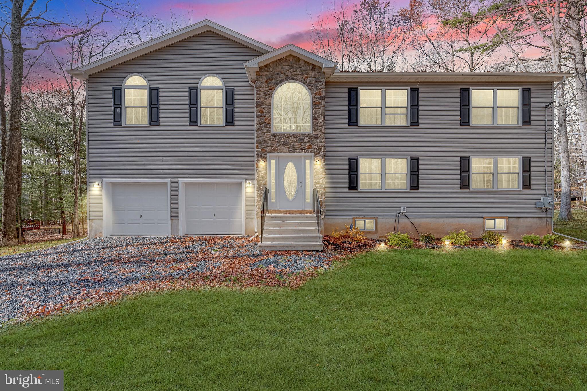 MONROE LAKES - Residential