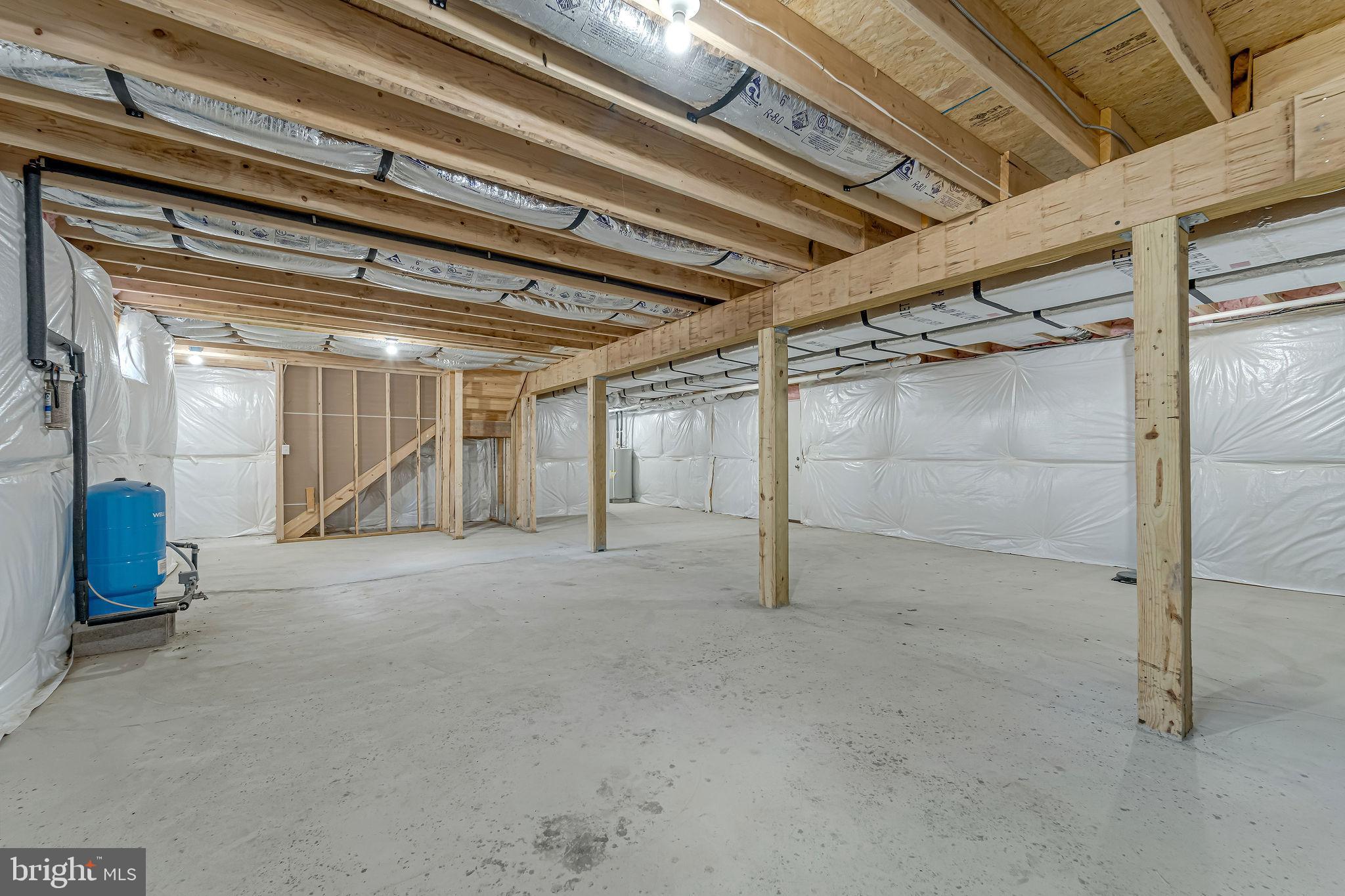 MONROE LAKES - Residential