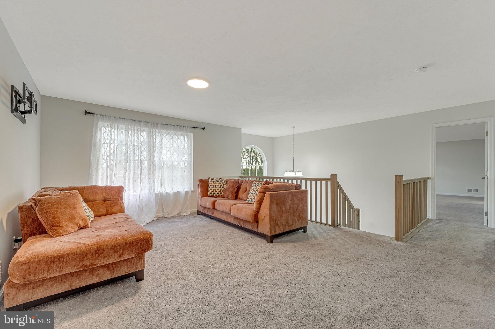 MONROE LAKES - Residential