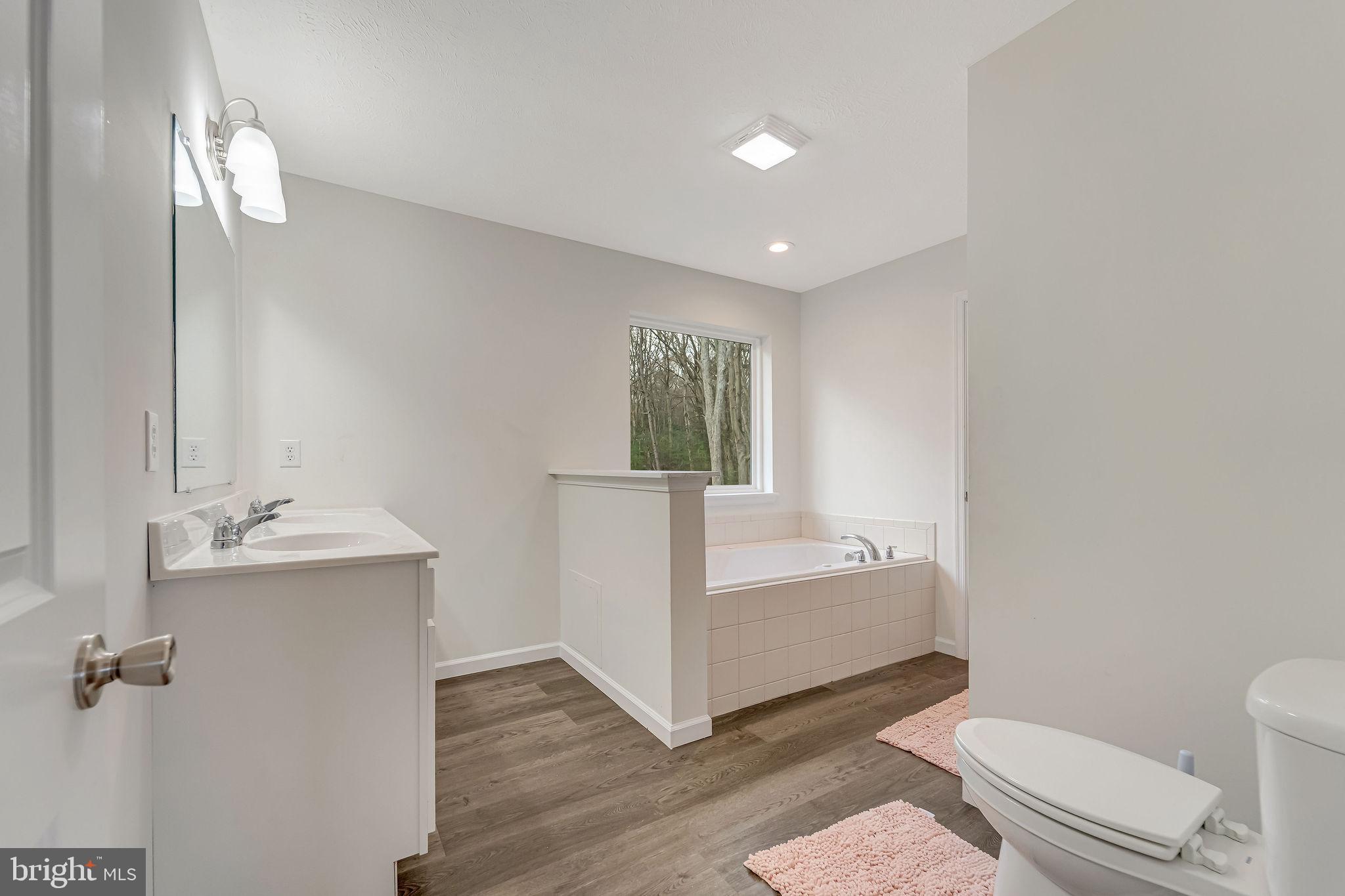 MONROE LAKES - Residential