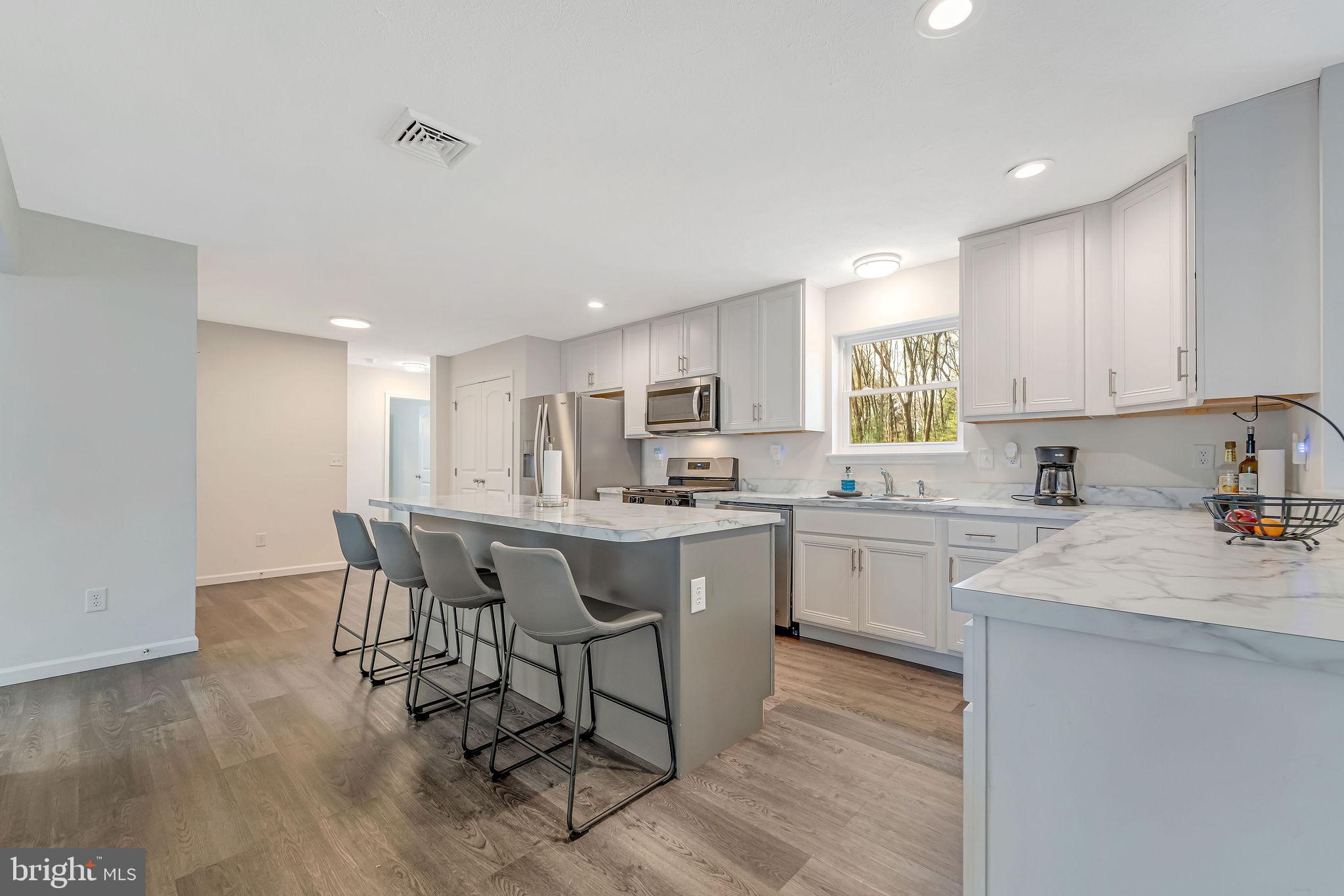 MONROE LAKES - Residential