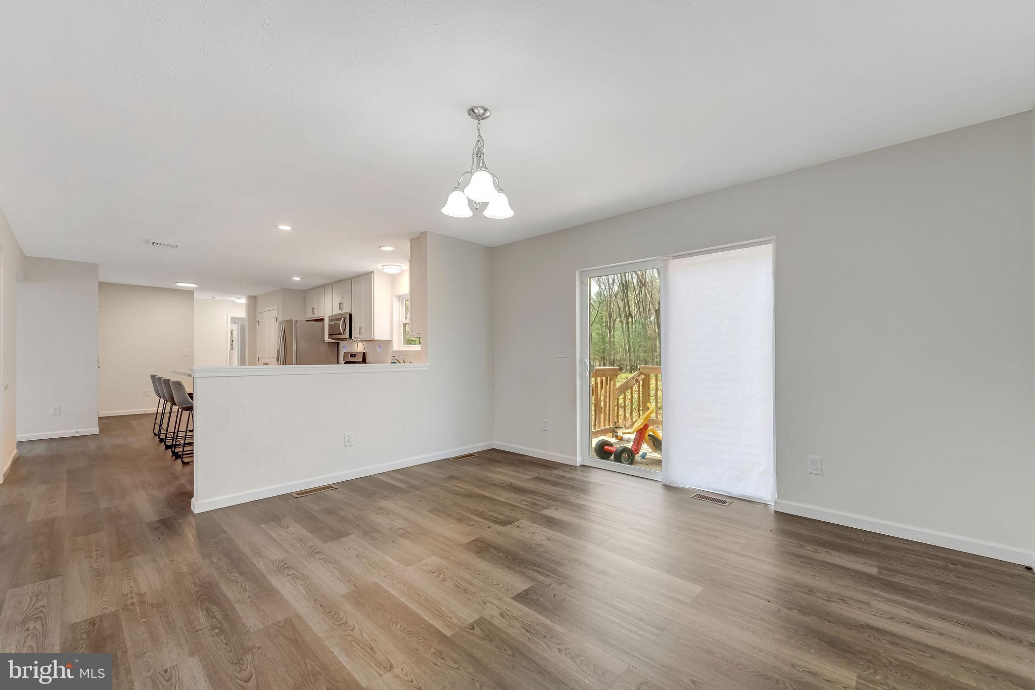 MONROE LAKES - Residential