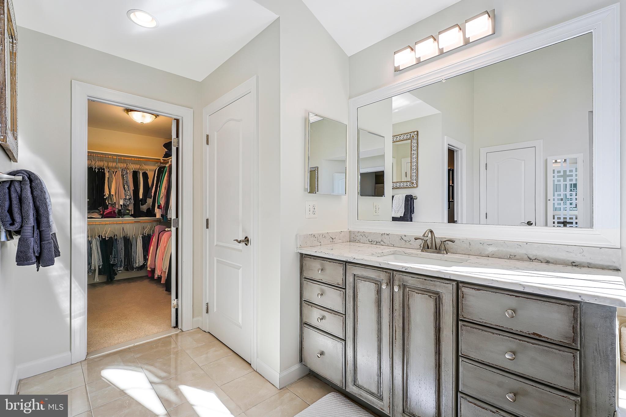 LONG ACRES - Residential