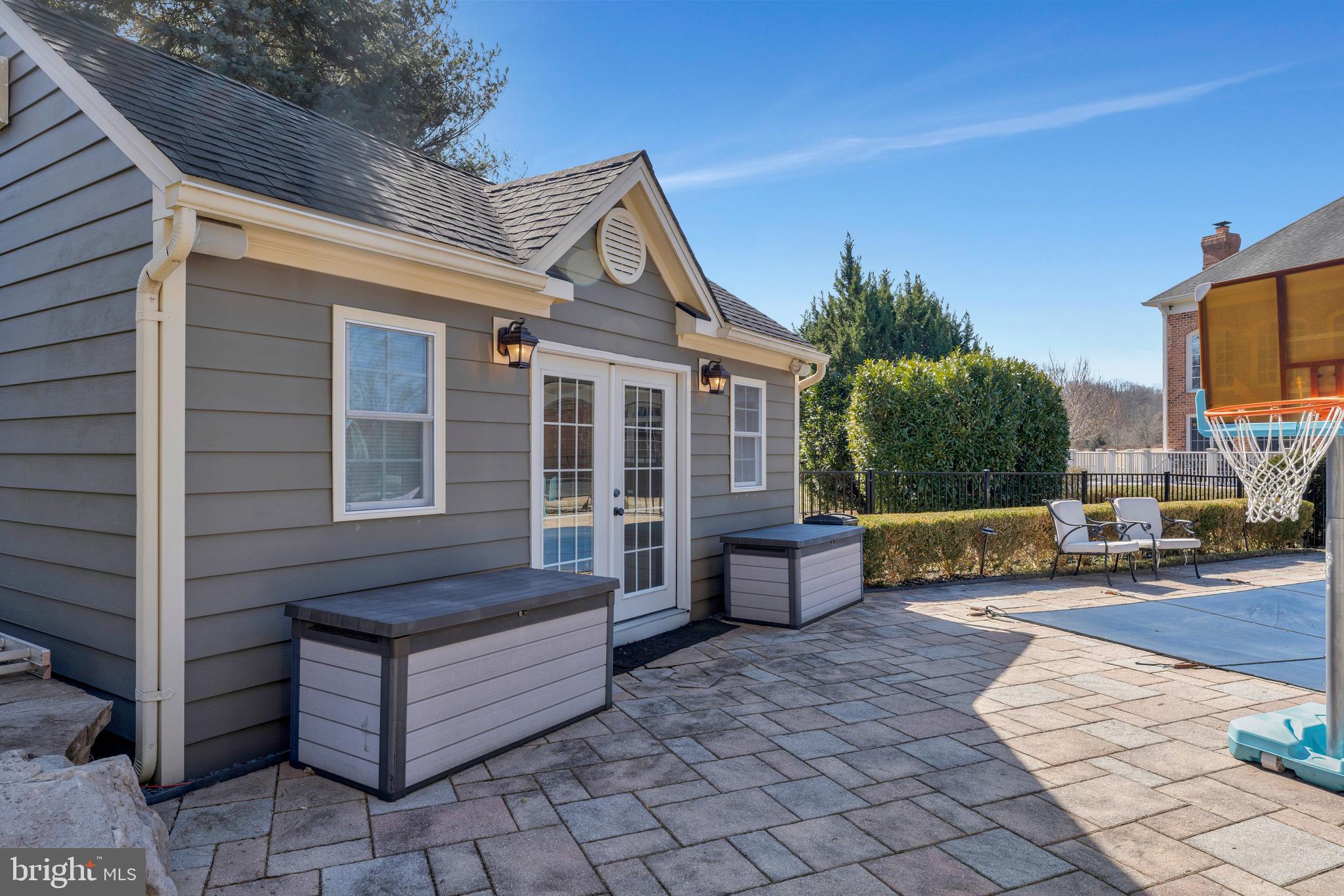 LONG ACRES - Residential