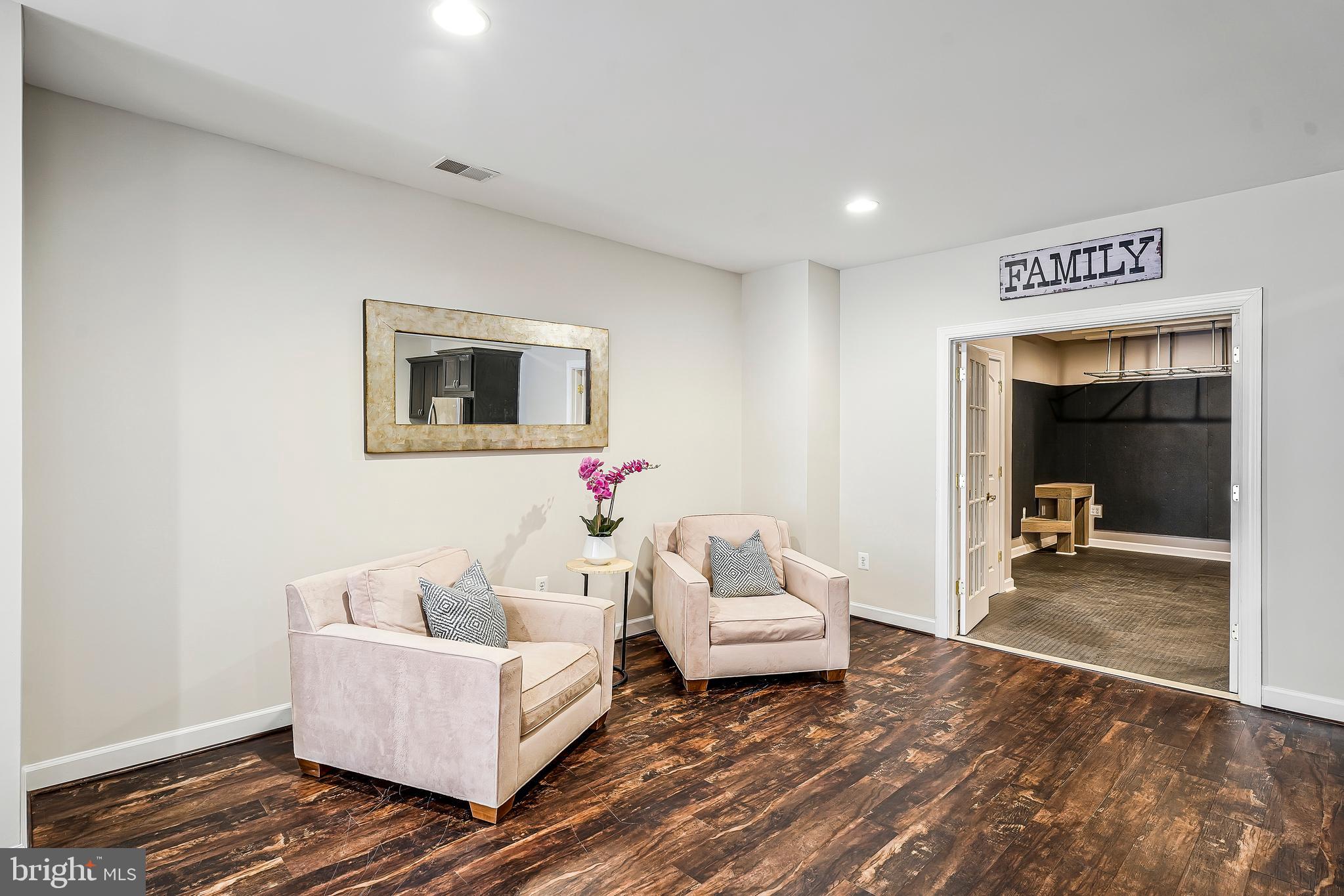 LONG ACRES - Residential