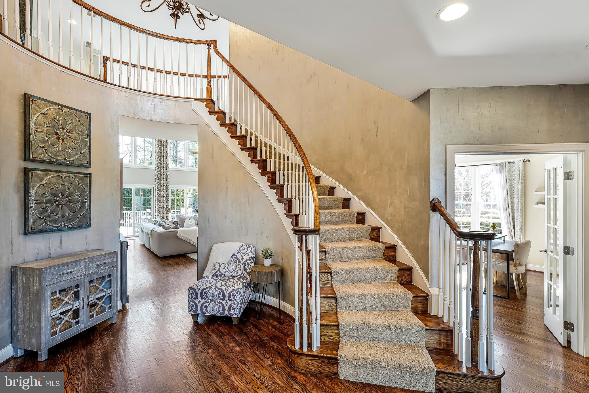 LONG ACRES - Residential