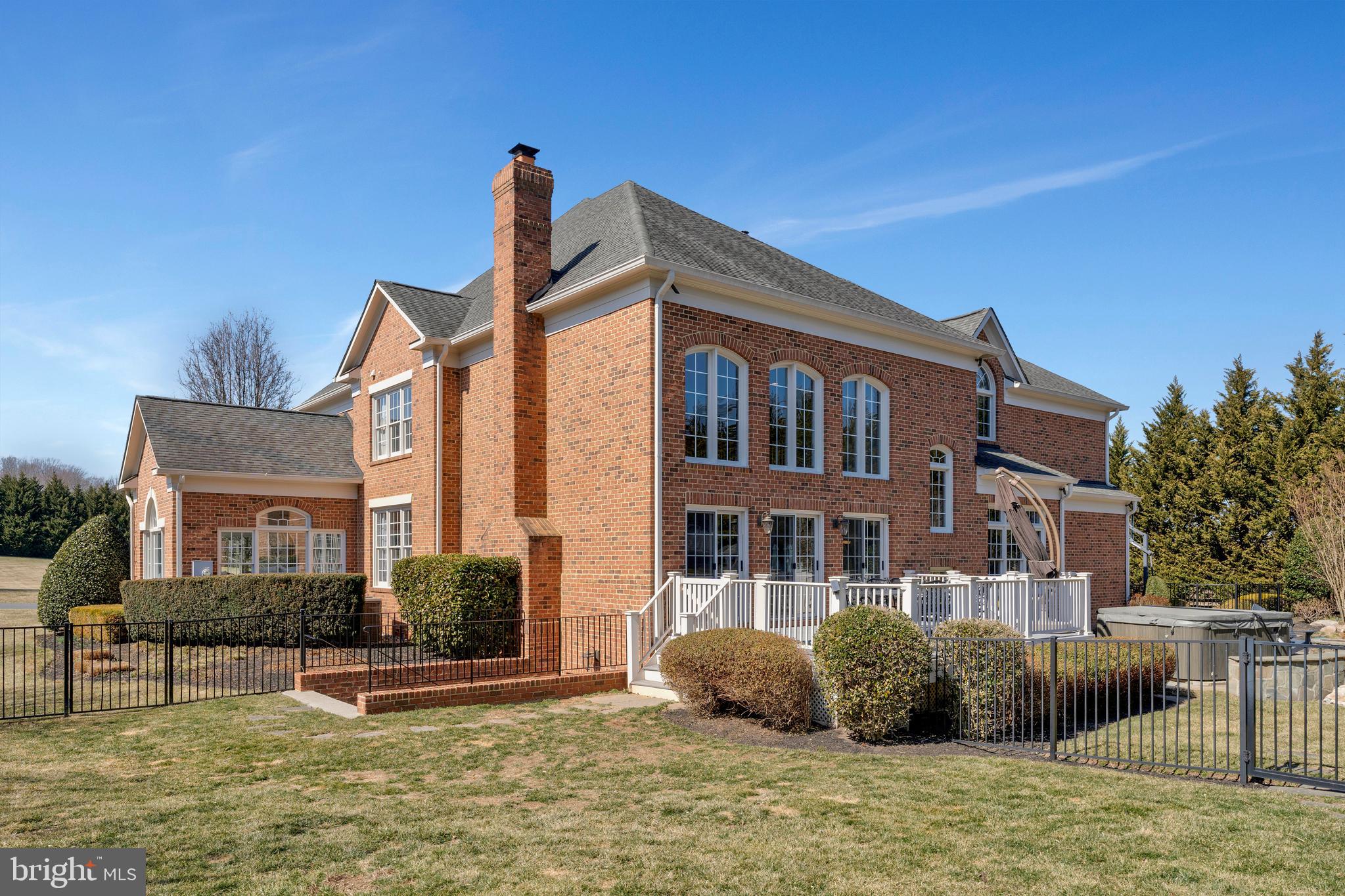 LONG ACRES - Residential