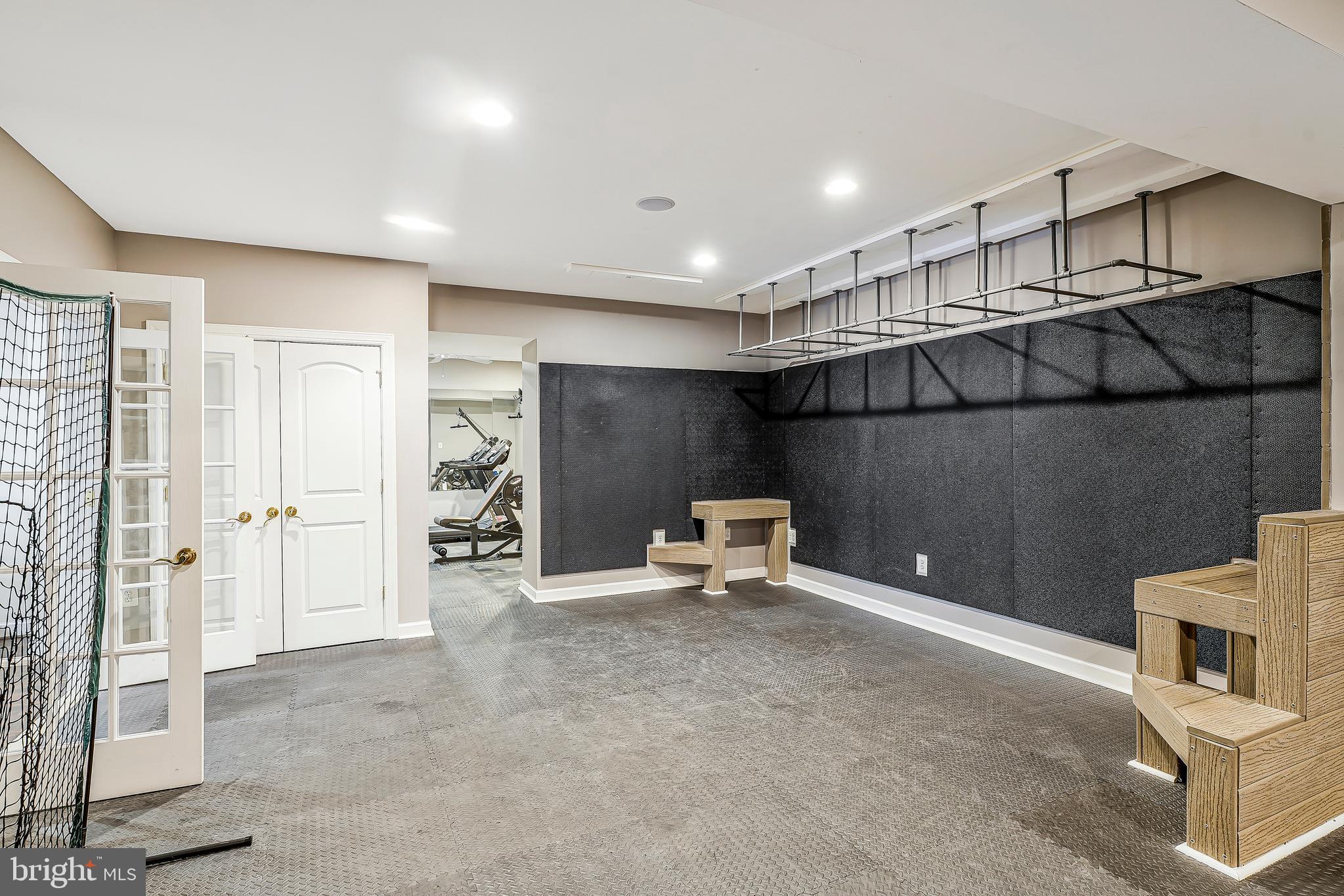 LONG ACRES - Residential