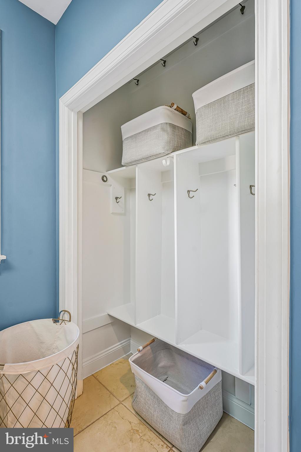 LONG ACRES - Residential