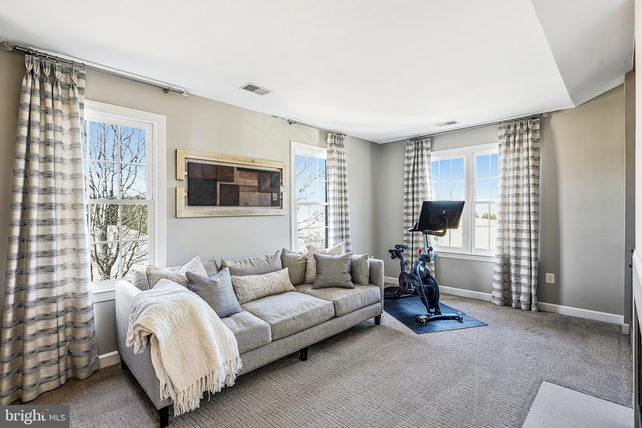 LONG ACRES - Residential