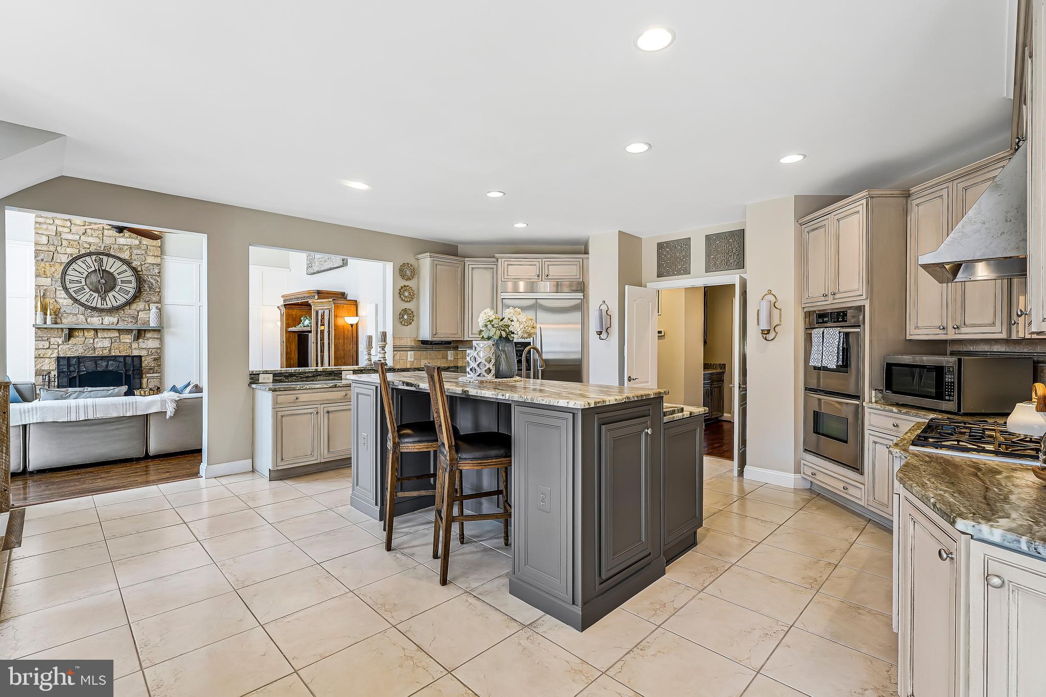 LONG ACRES - Residential