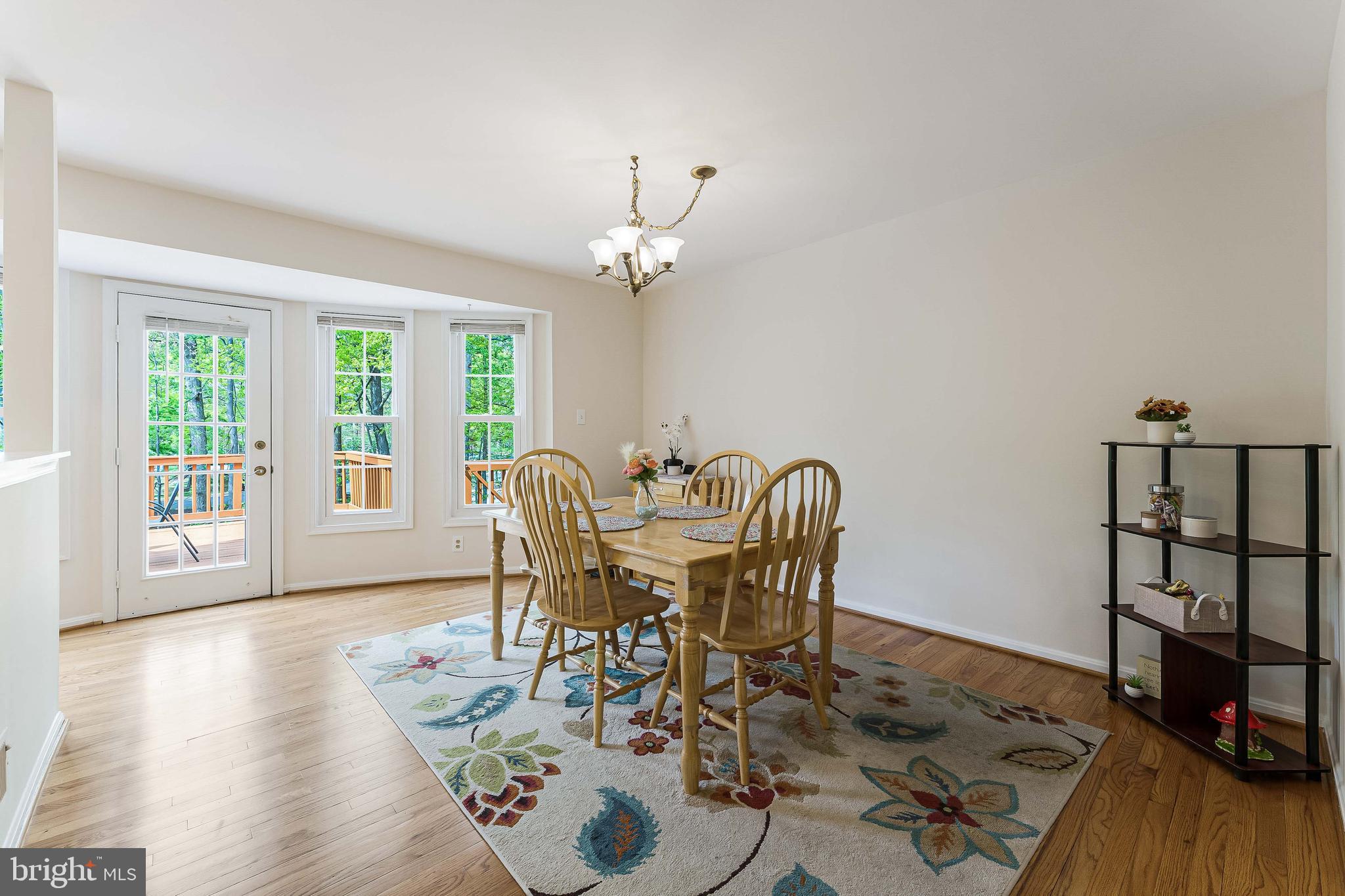 WOODED GLEN - Residential