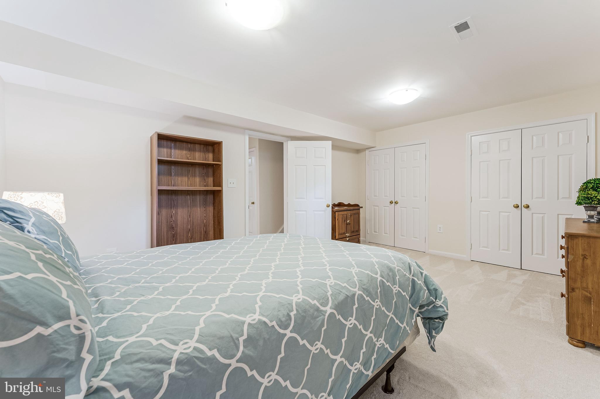 WOODED GLEN - Residential