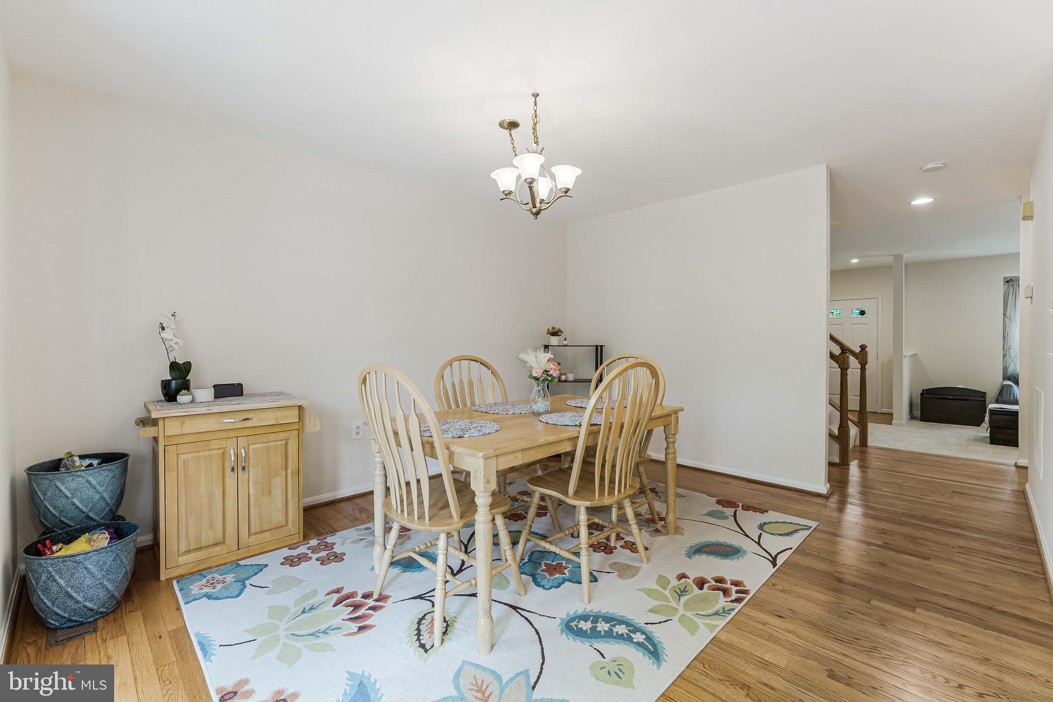 WOODED GLEN - Residential