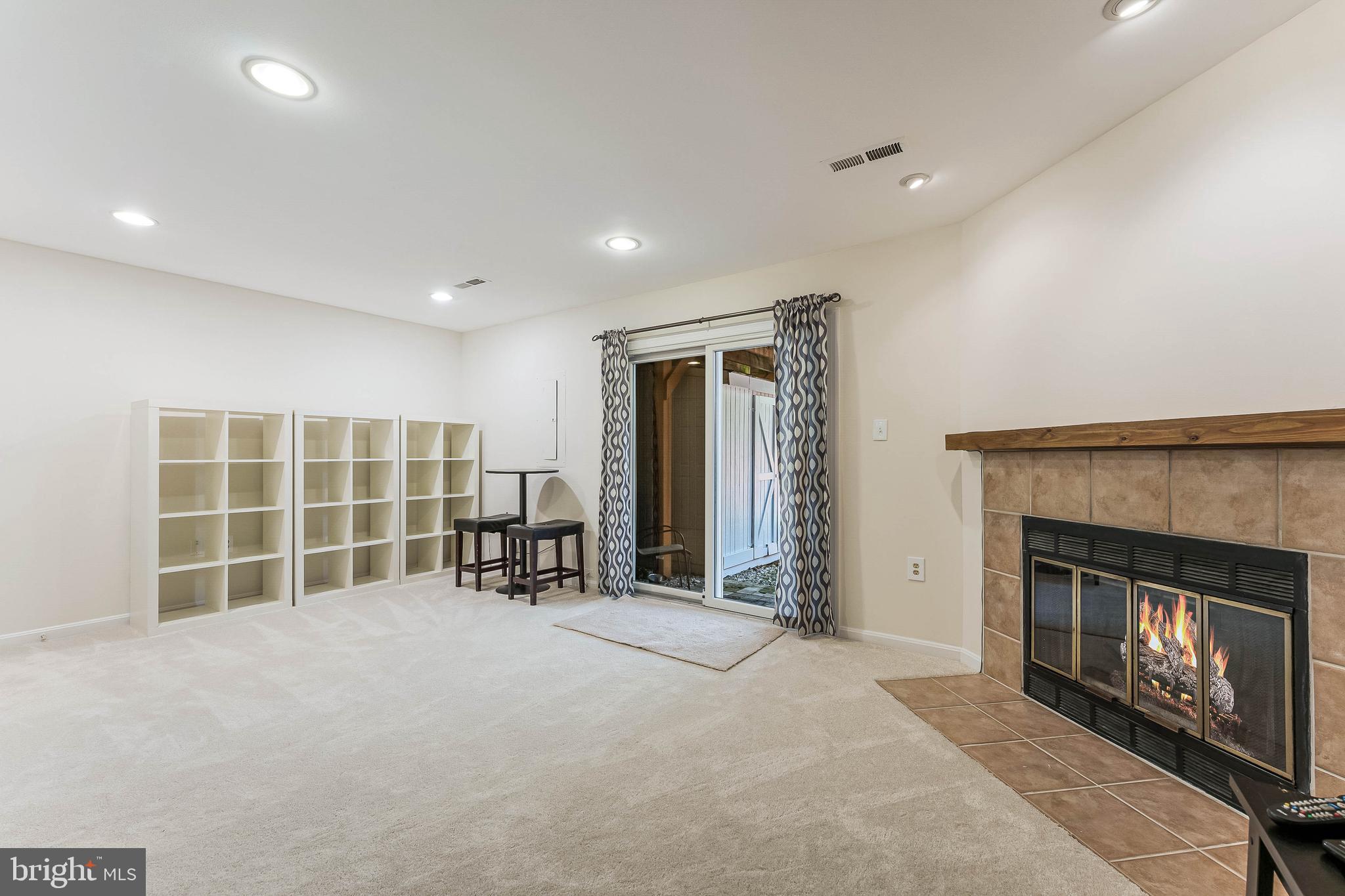 WOODED GLEN - Residential