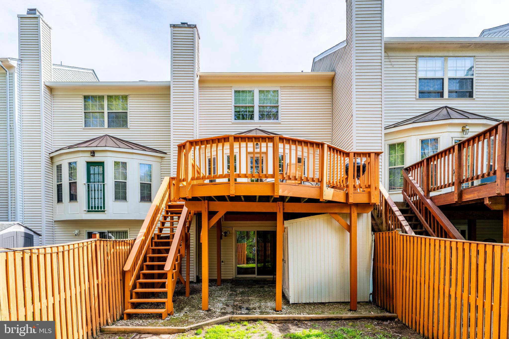 WOODED GLEN - Residential