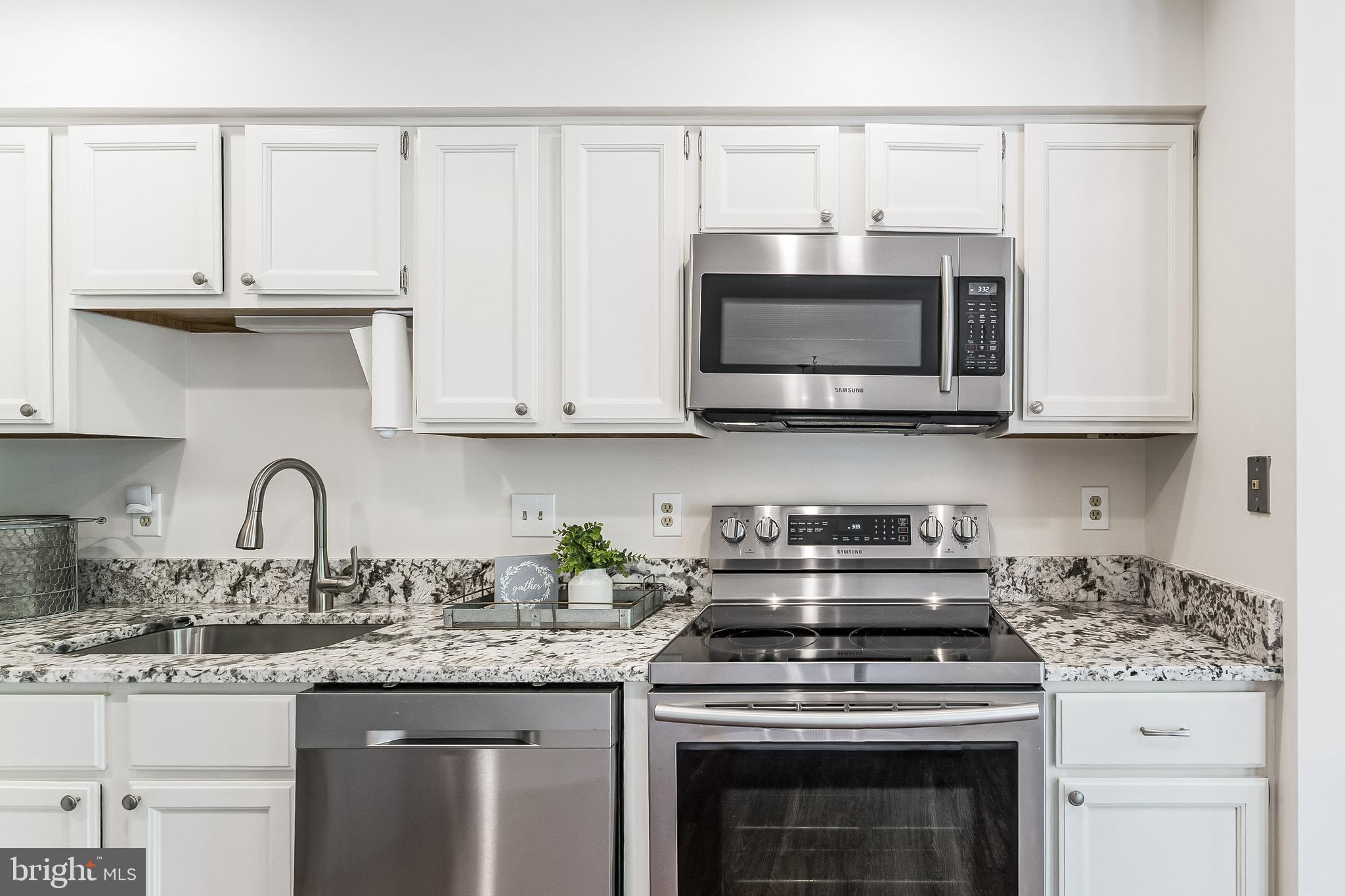 WOODED GLEN - Residential