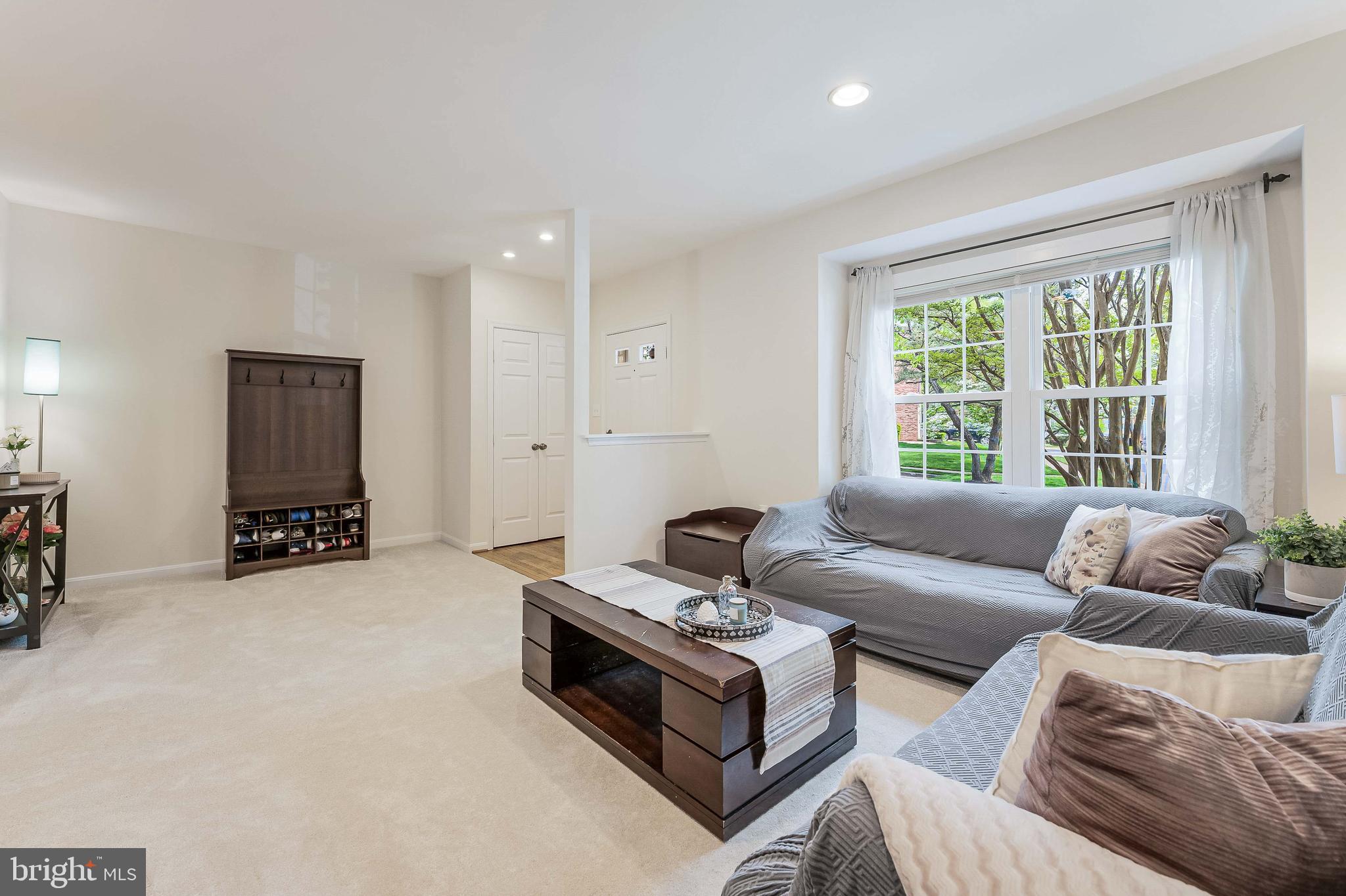 WOODED GLEN - Residential