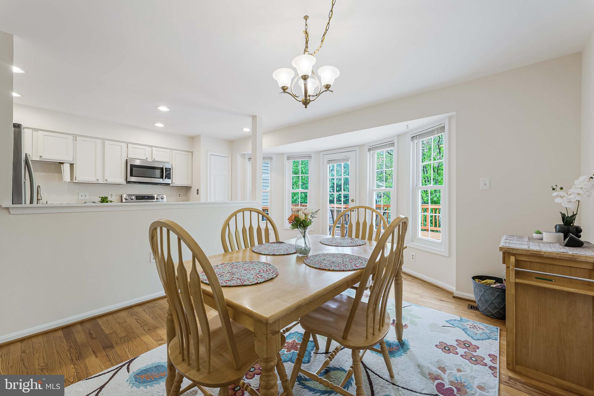 WOODED GLEN - Residential