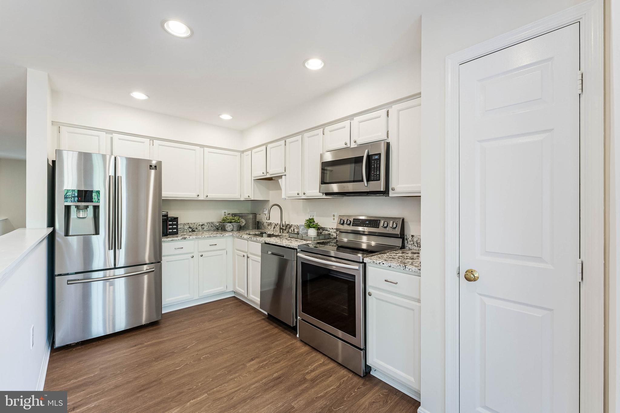 WOODED GLEN - Residential