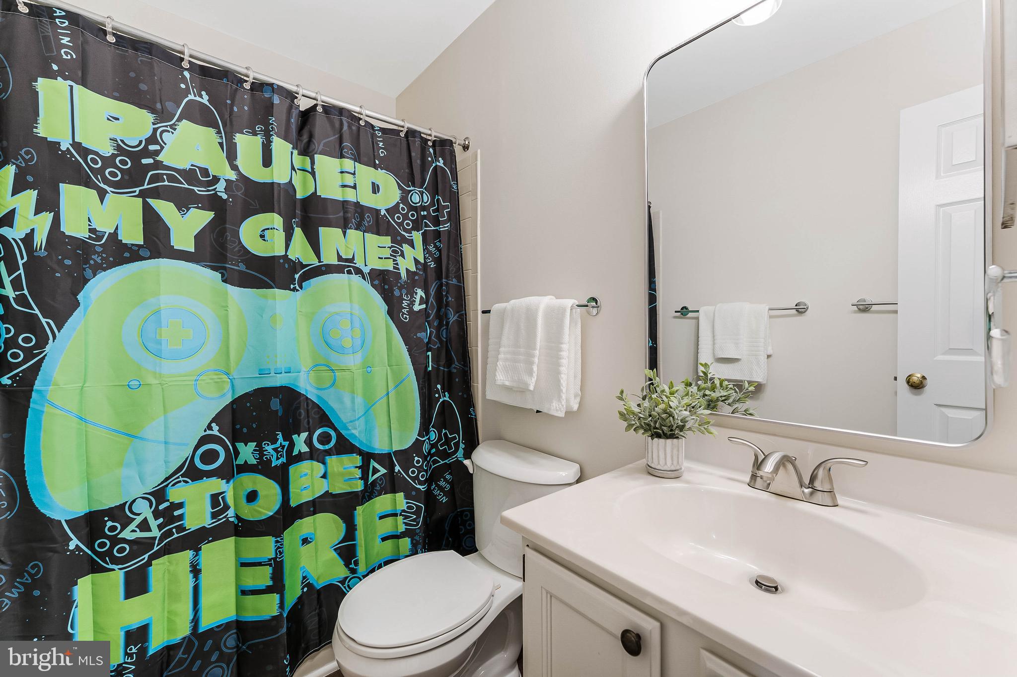 WOODED GLEN - Residential