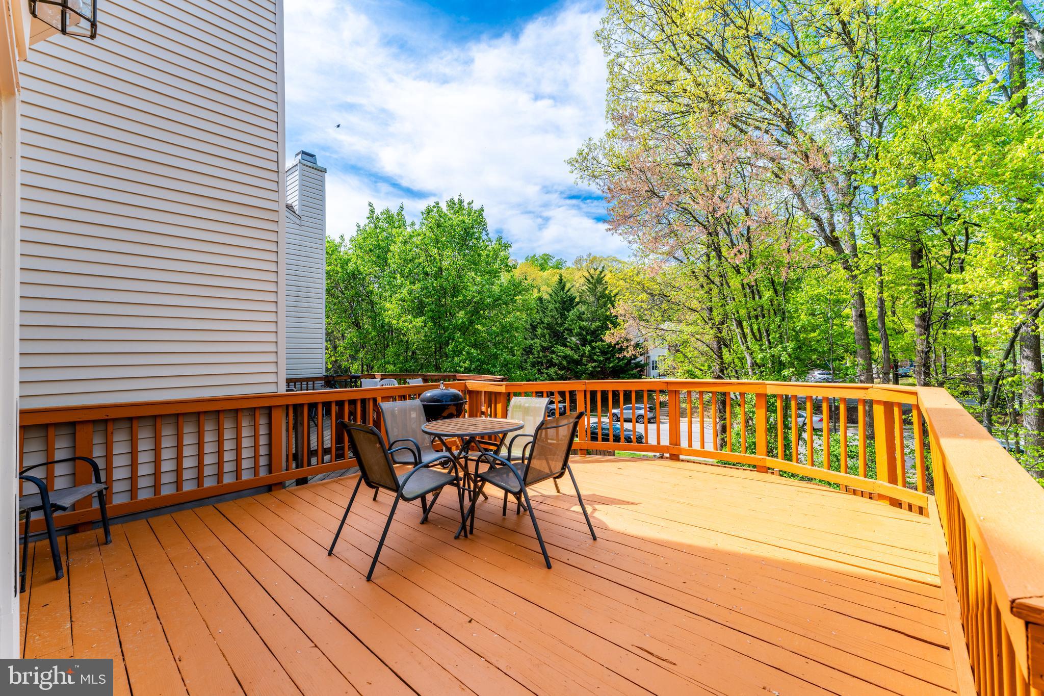 WOODED GLEN - Residential