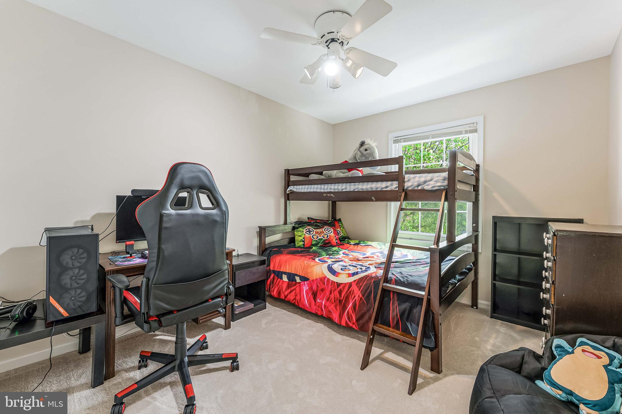 WOODED GLEN - Residential