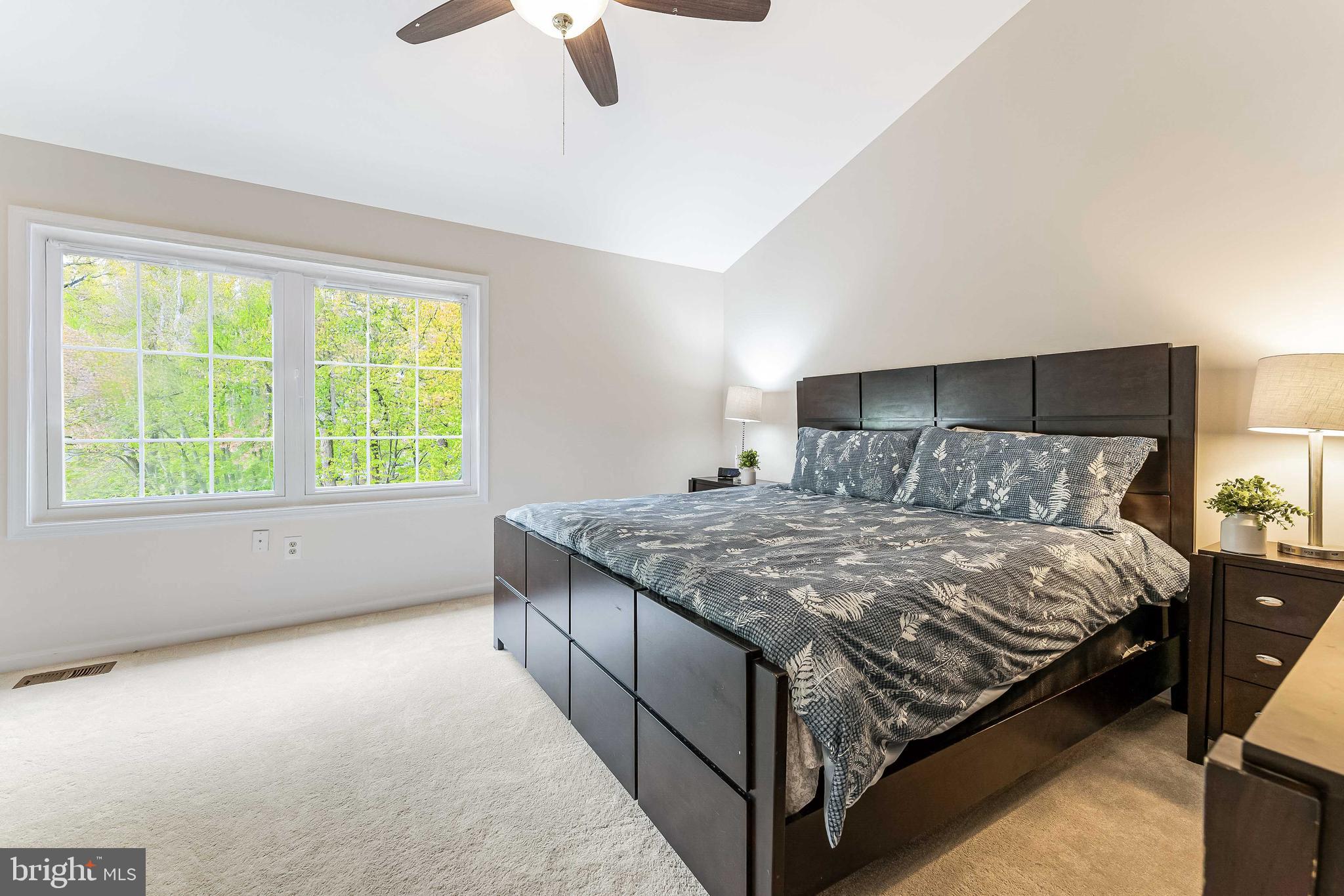 WOODED GLEN - Residential