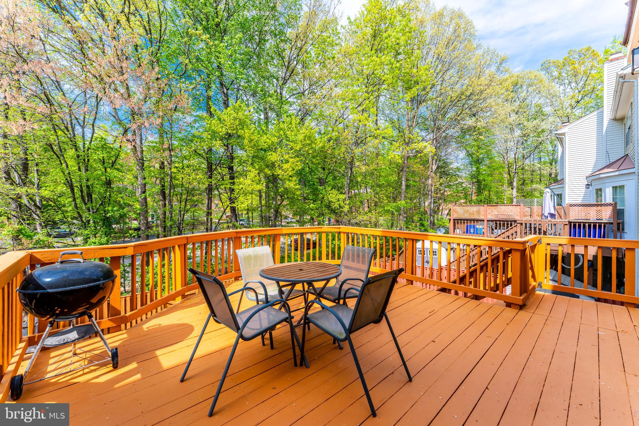 WOODED GLEN - Residential