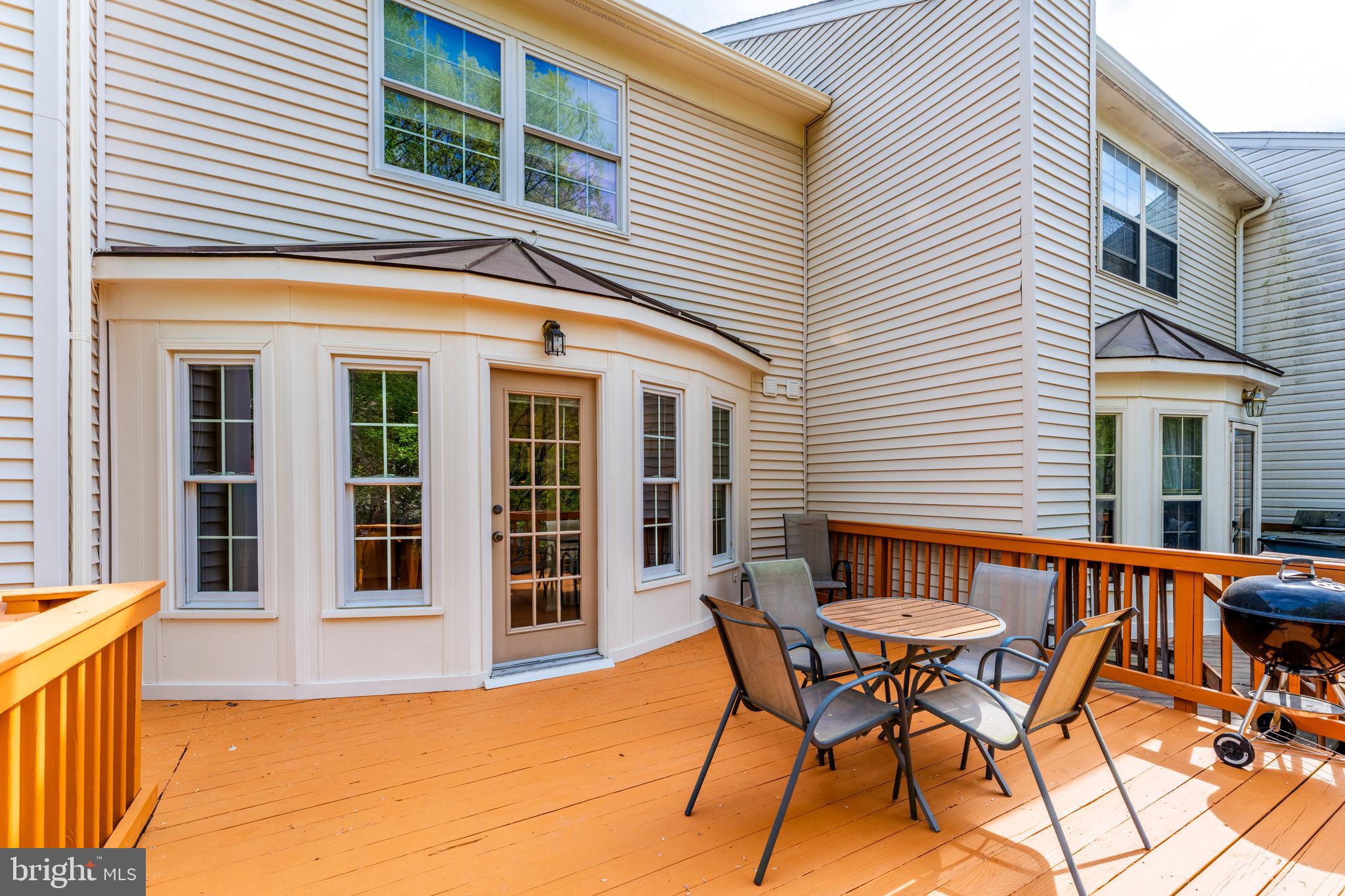 WOODED GLEN - Residential