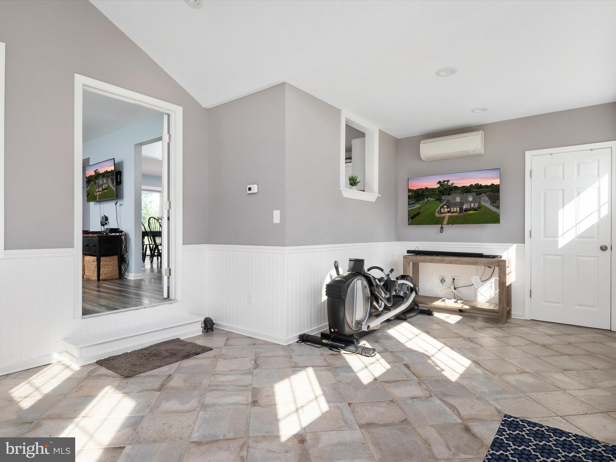 RIVIERA BEACH - Residential