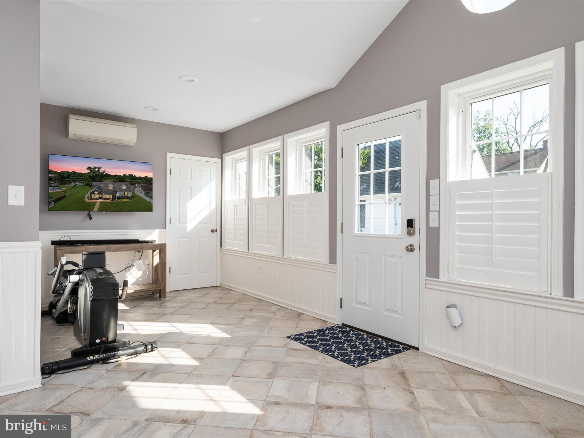 RIVIERA BEACH - Residential