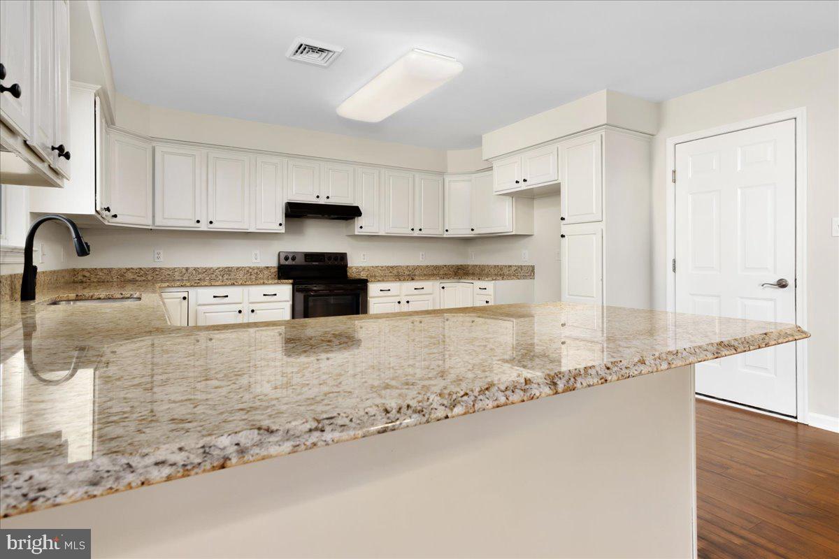 FOUNTAIN HEAD - Residential