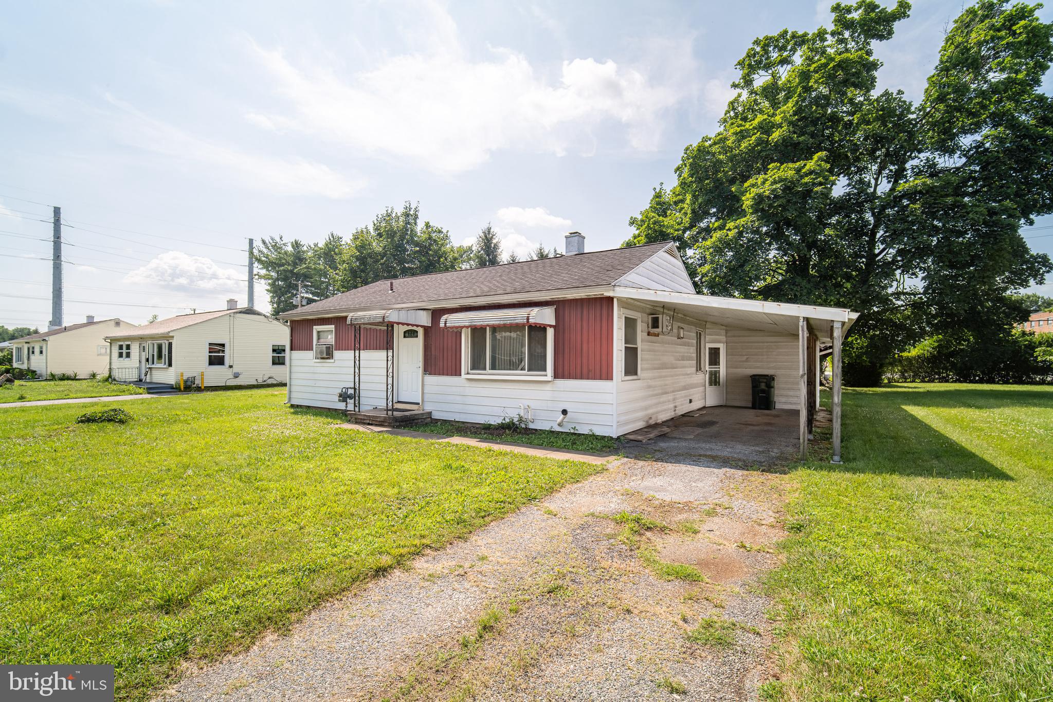 712 KELLY DRIVE
