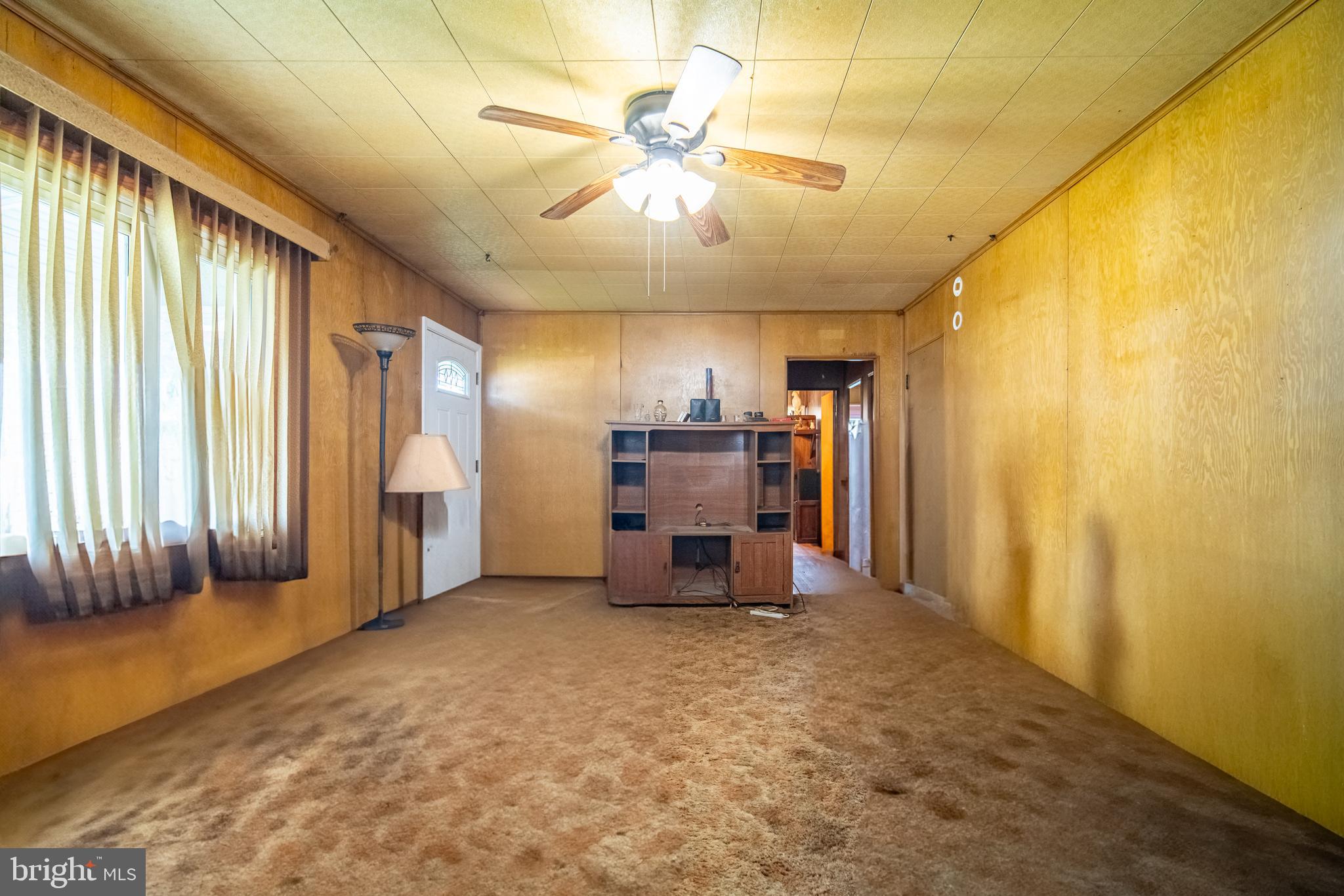 712 KELLY DRIVE
