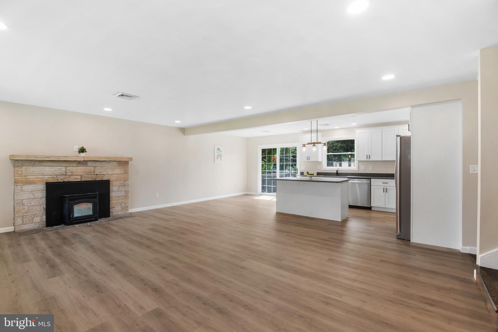 1019 WILLOWBROOK COURT