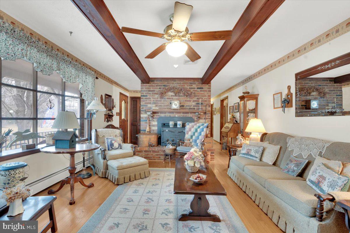 FORESTVILLE - Residential