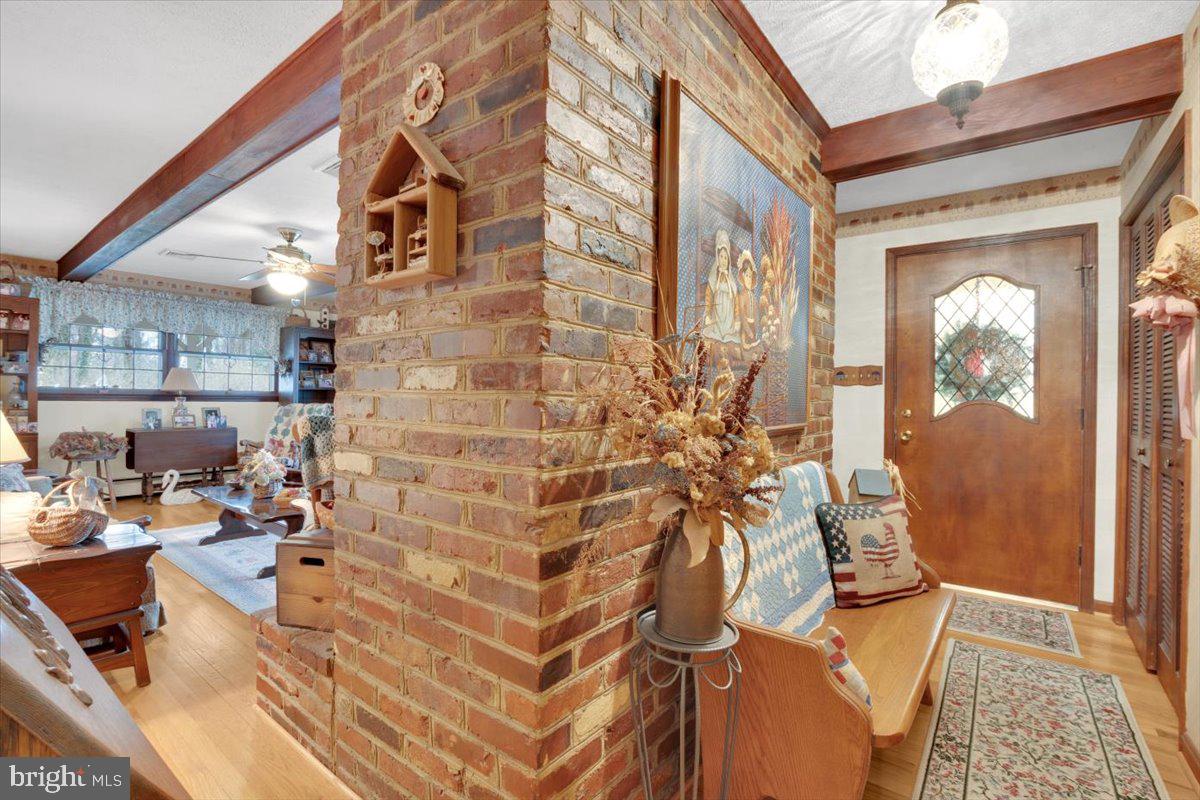 FORESTVILLE - Residential