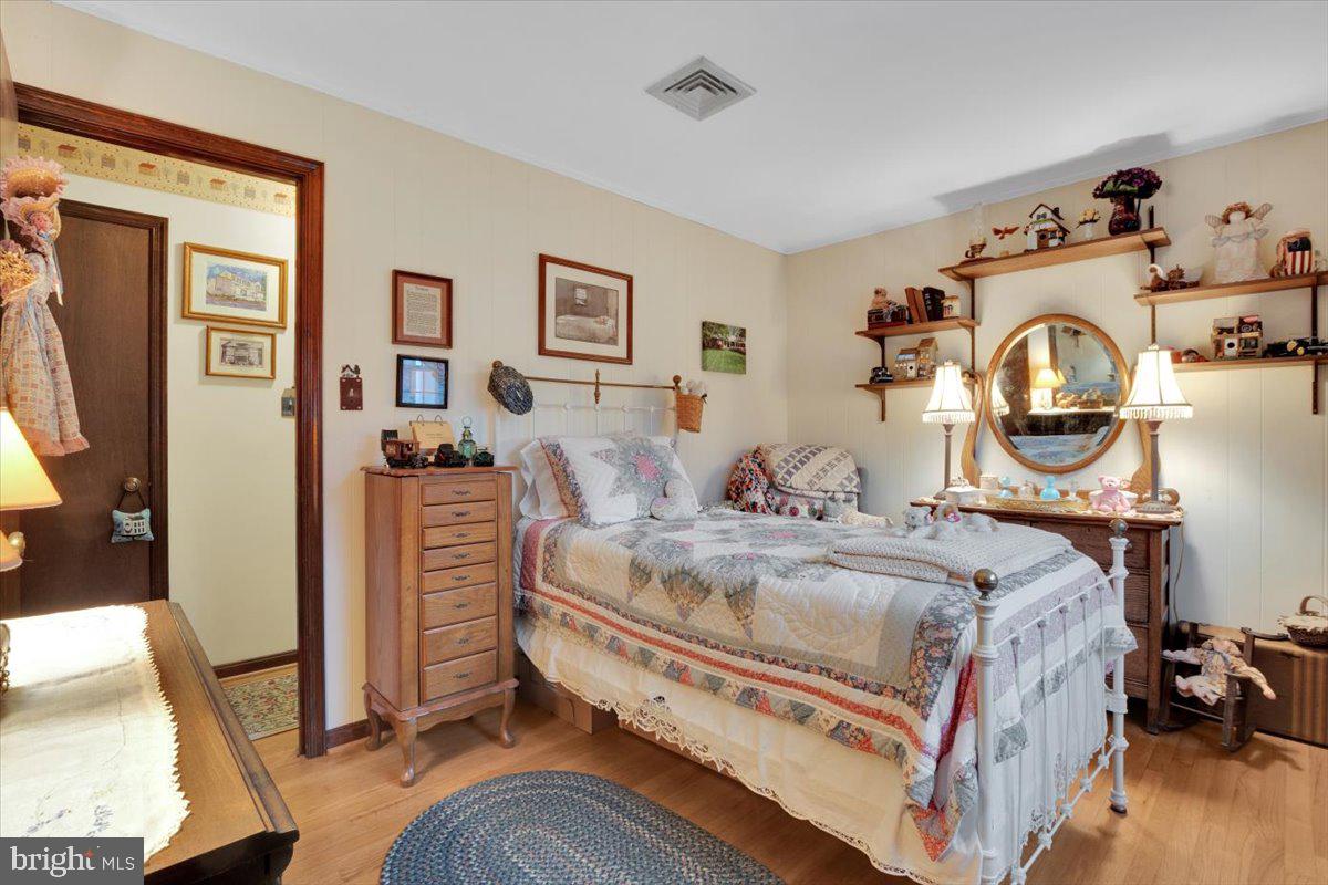 FORESTVILLE - Residential