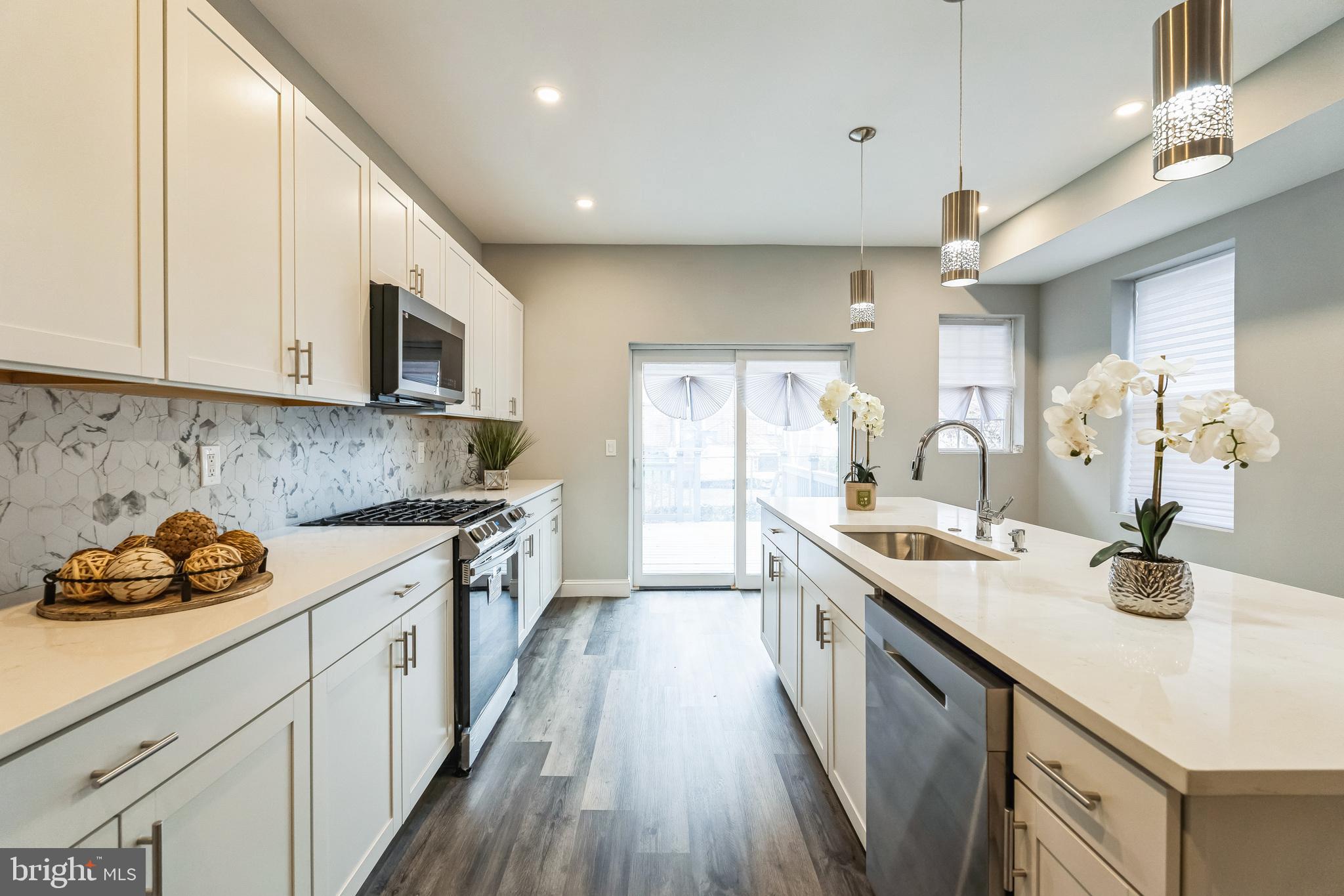 EAST OAK LANE - Residential