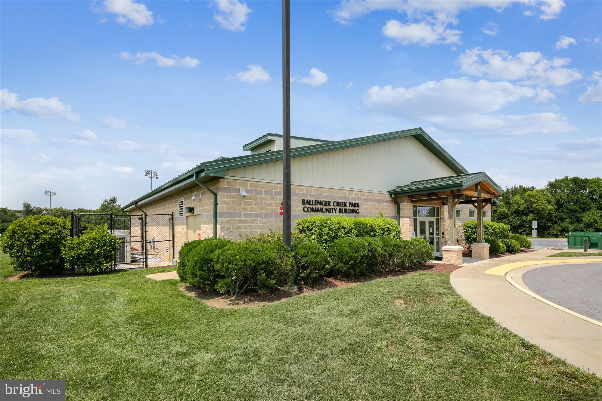 BALLENGER CREEK - Residential