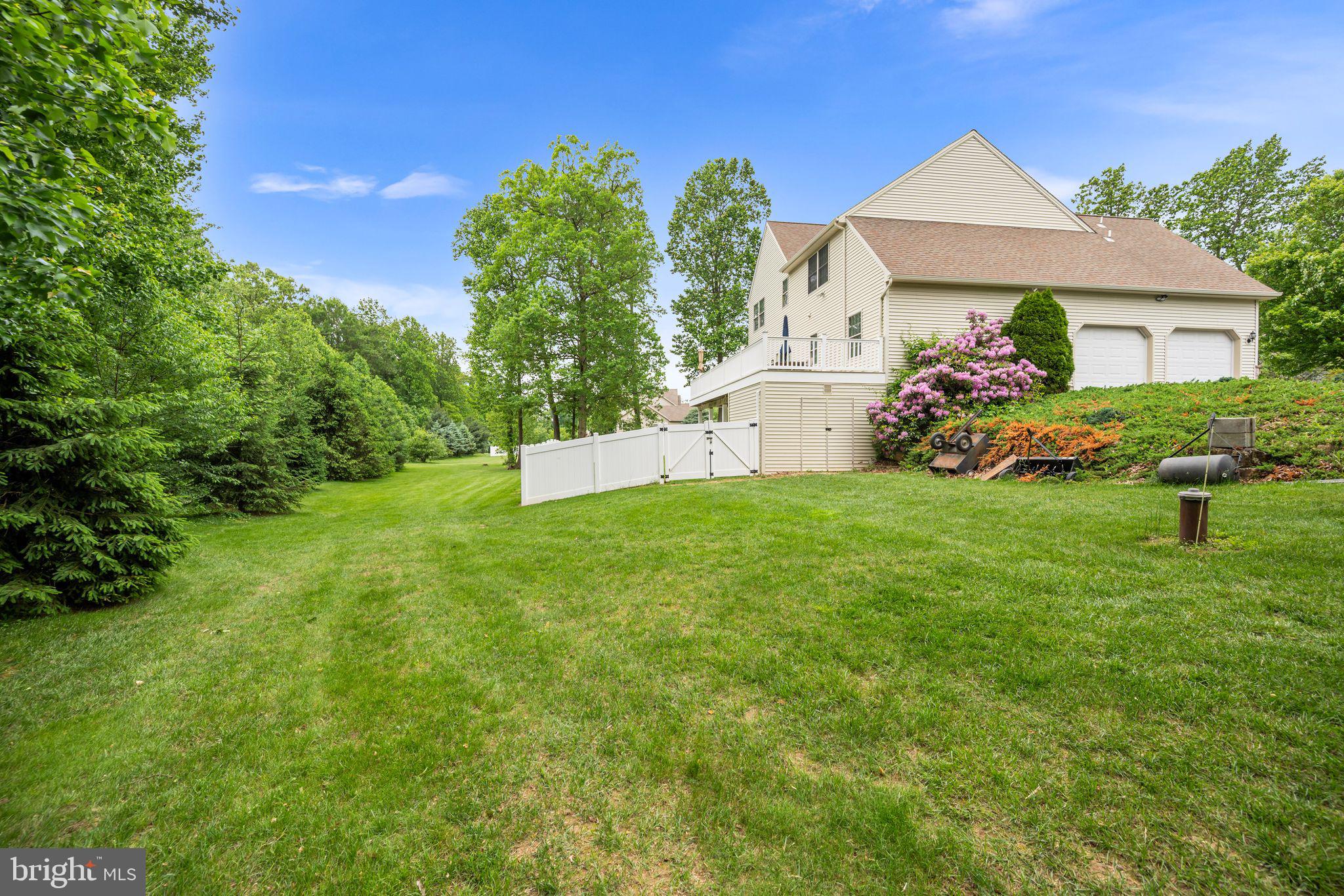 109 LINDSAYS WAY