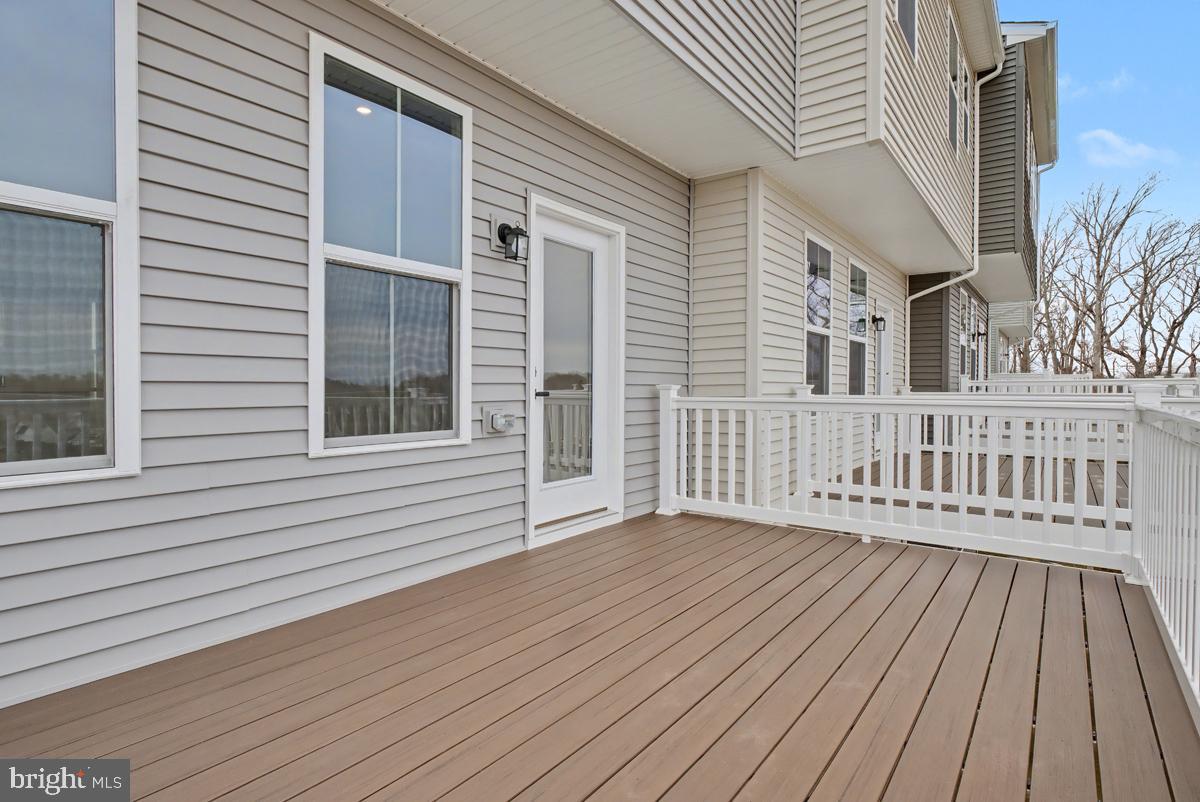 COURTHOUSE COMMONS - Residential Lease